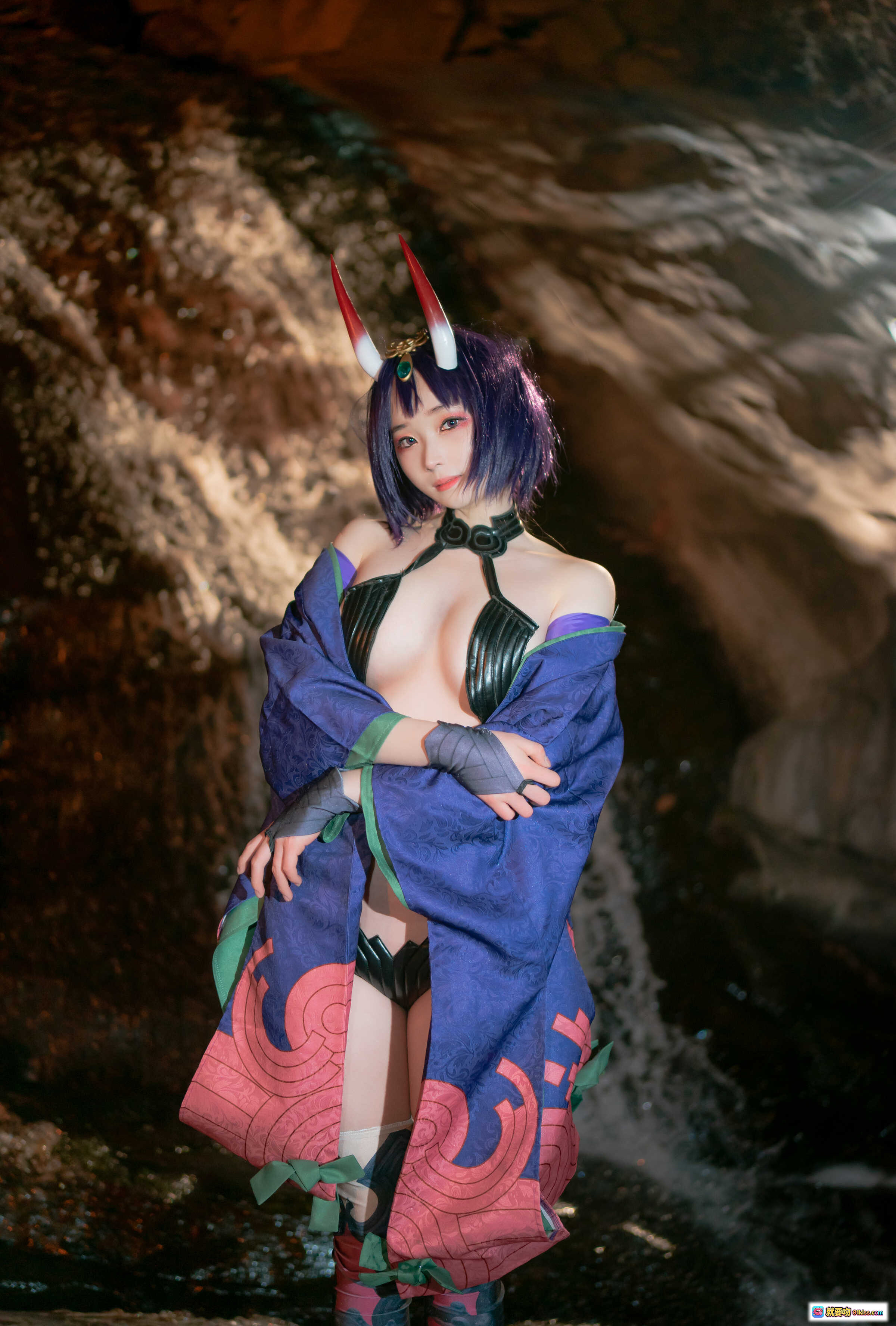 Bambi Cosplay Fate Grand Order Shuten Douji Assassin 角饰蓝袍红纹洞穴写真 - 就要吻