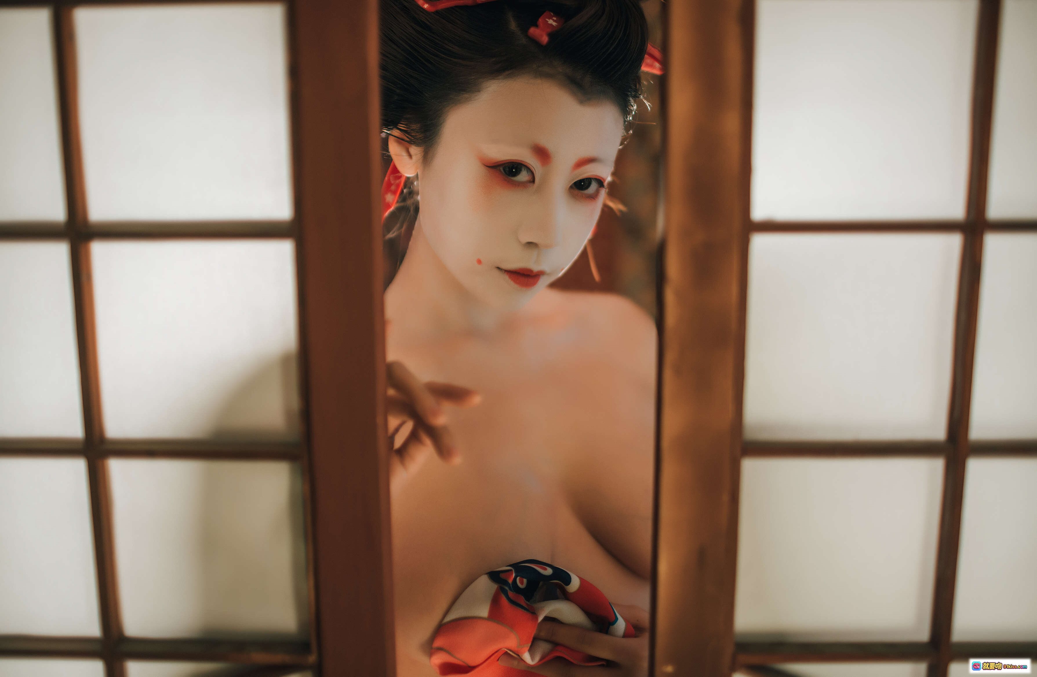 图片[6] - 奈汐酱艺妓回忆录写真｜和风美人·日式榻榻米·传统发饰·花魁妆容·纹身美腿·和服飘逸·暖光灯笼·古典日式房间 - 就要吻