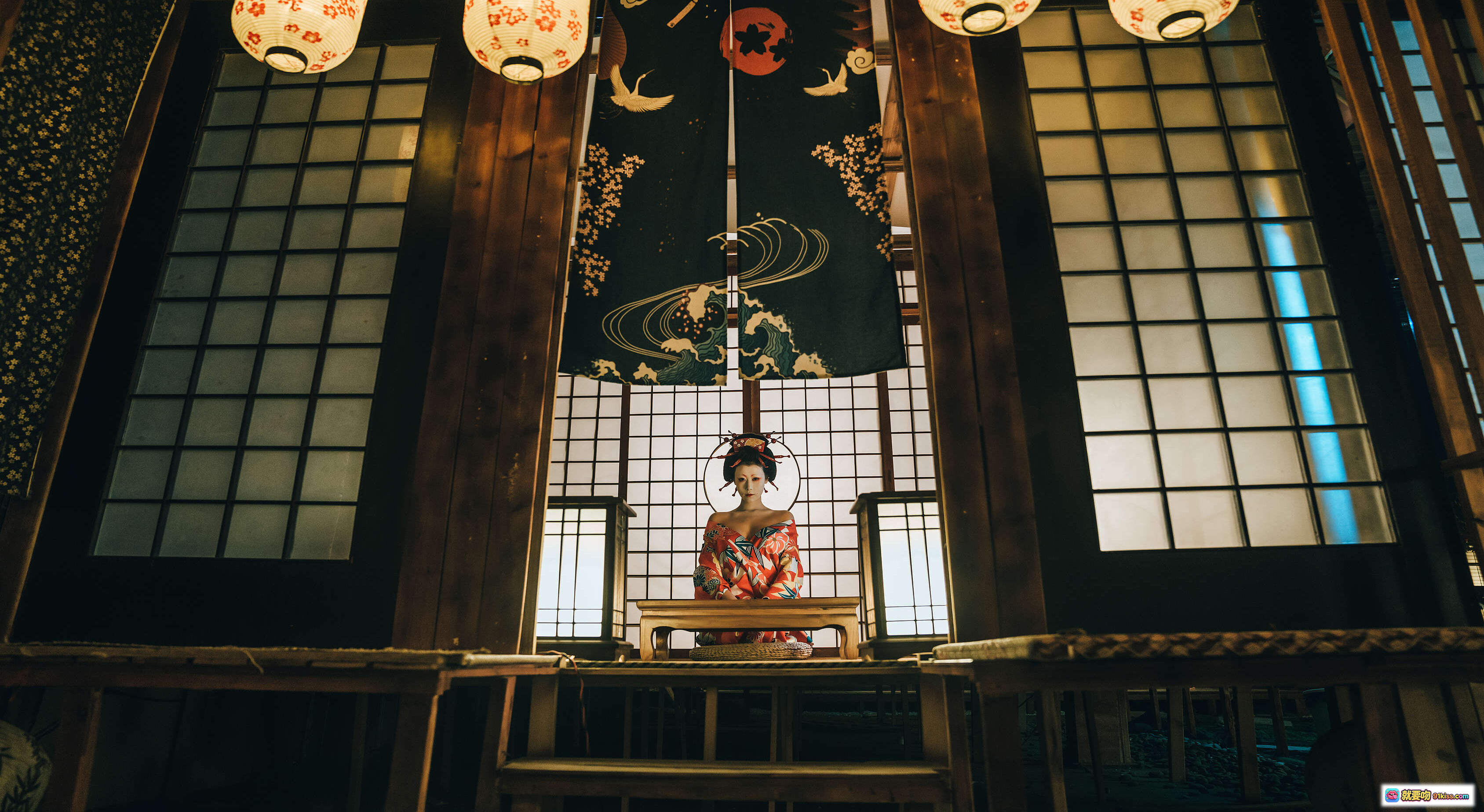 图片[8] - 奈汐酱艺妓回忆录写真｜和风美人·日式榻榻米·传统发饰·花魁妆容·纹身美腿·和服飘逸·暖光灯笼·古典日式房间 - 就要吻