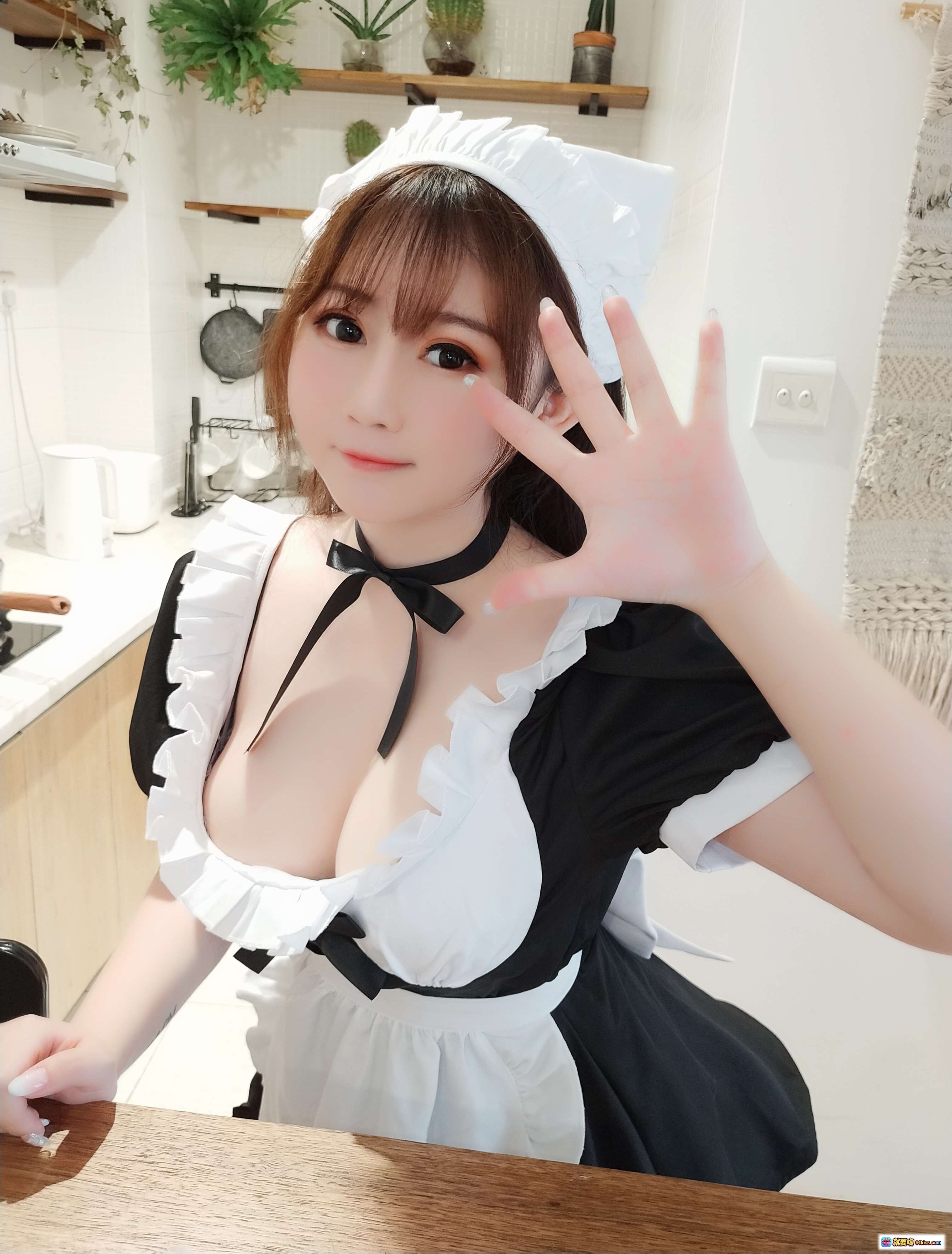 图片[2] - 依酱吖NO.017女仆2.0写真 | 黑白蕾丝女仆装 | 甜美性感自拍 | 26P高清图集 - 就要吻