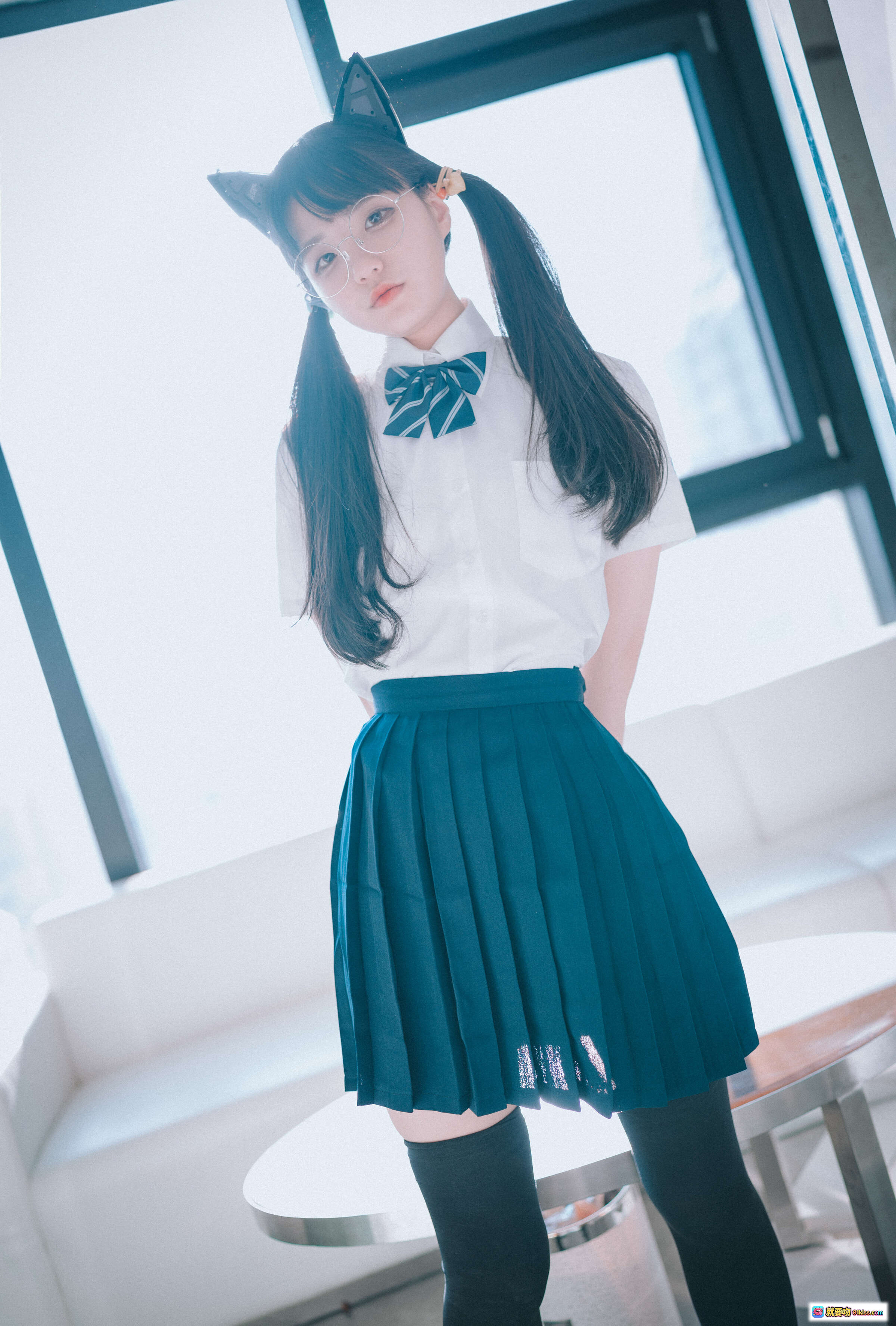 韩国正妹Jenny 20岁清新校服写真 猫耳双马尾眼镜少女 甜美可爱风室内拍摄 - 就要吻