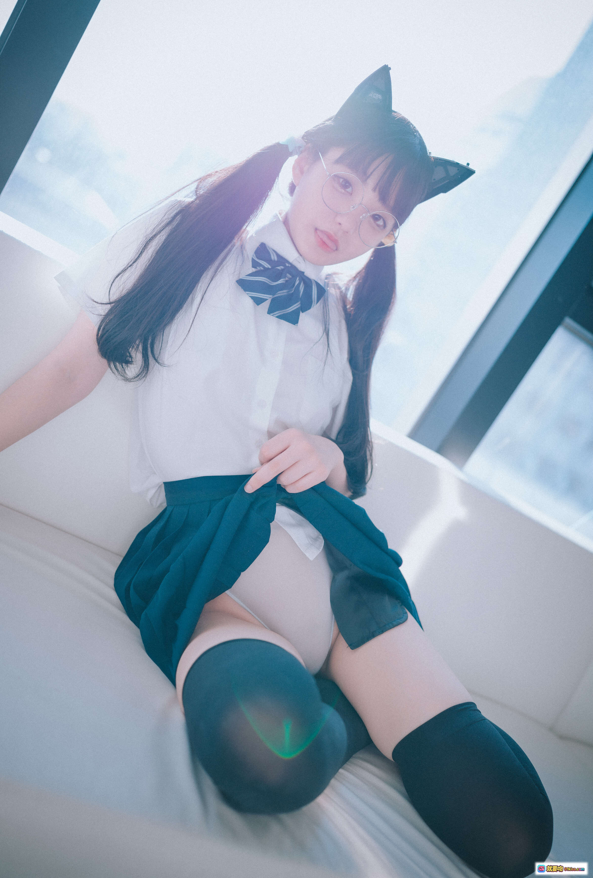 图片[8] - 韩国正妹Jenny 20岁清新校服写真 猫耳双马尾眼镜少女 甜美可爱风室内拍摄 - 就要吻