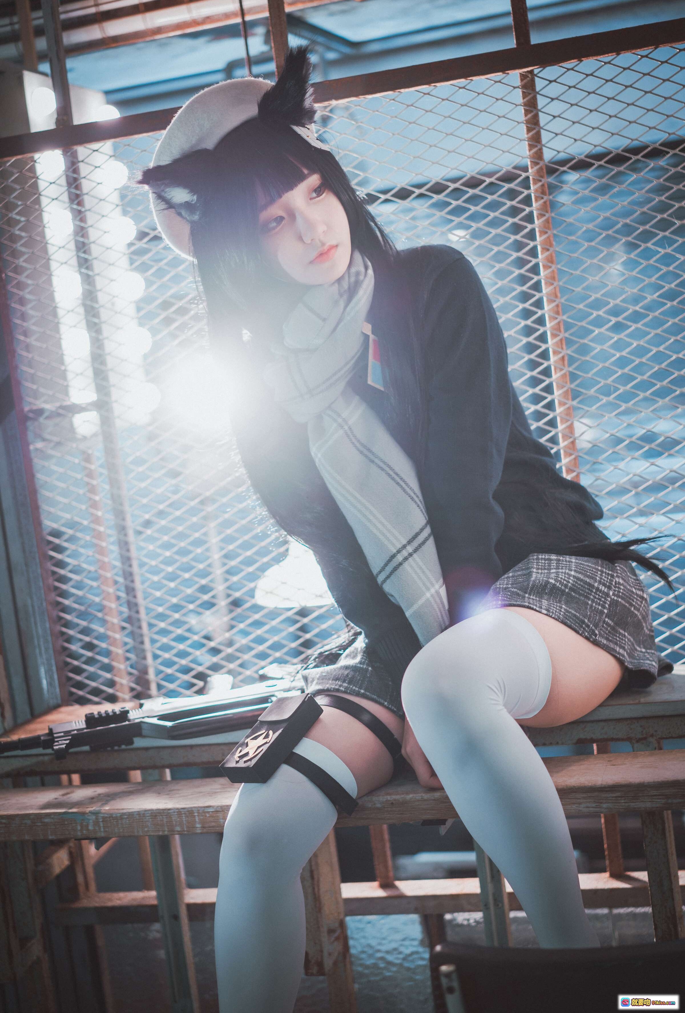 韩国正妹Jenny 18 Cosplay Girls Frontline Type95纯白毕业装 白丝猫耳格裙工业风写真 - 就要吻