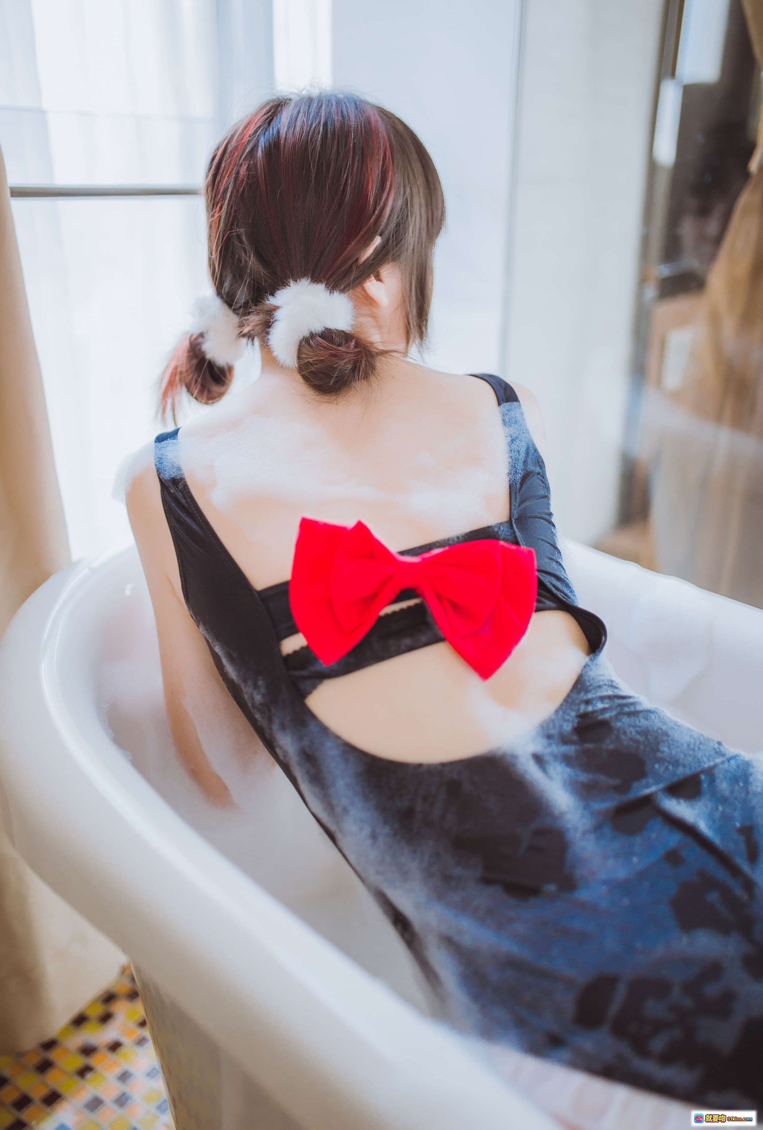 图片[5] - 疯猫ss NO.024 浴缸写真 33P高清美图 泡沫浴少女黑裙性感私房照 - 就要吻