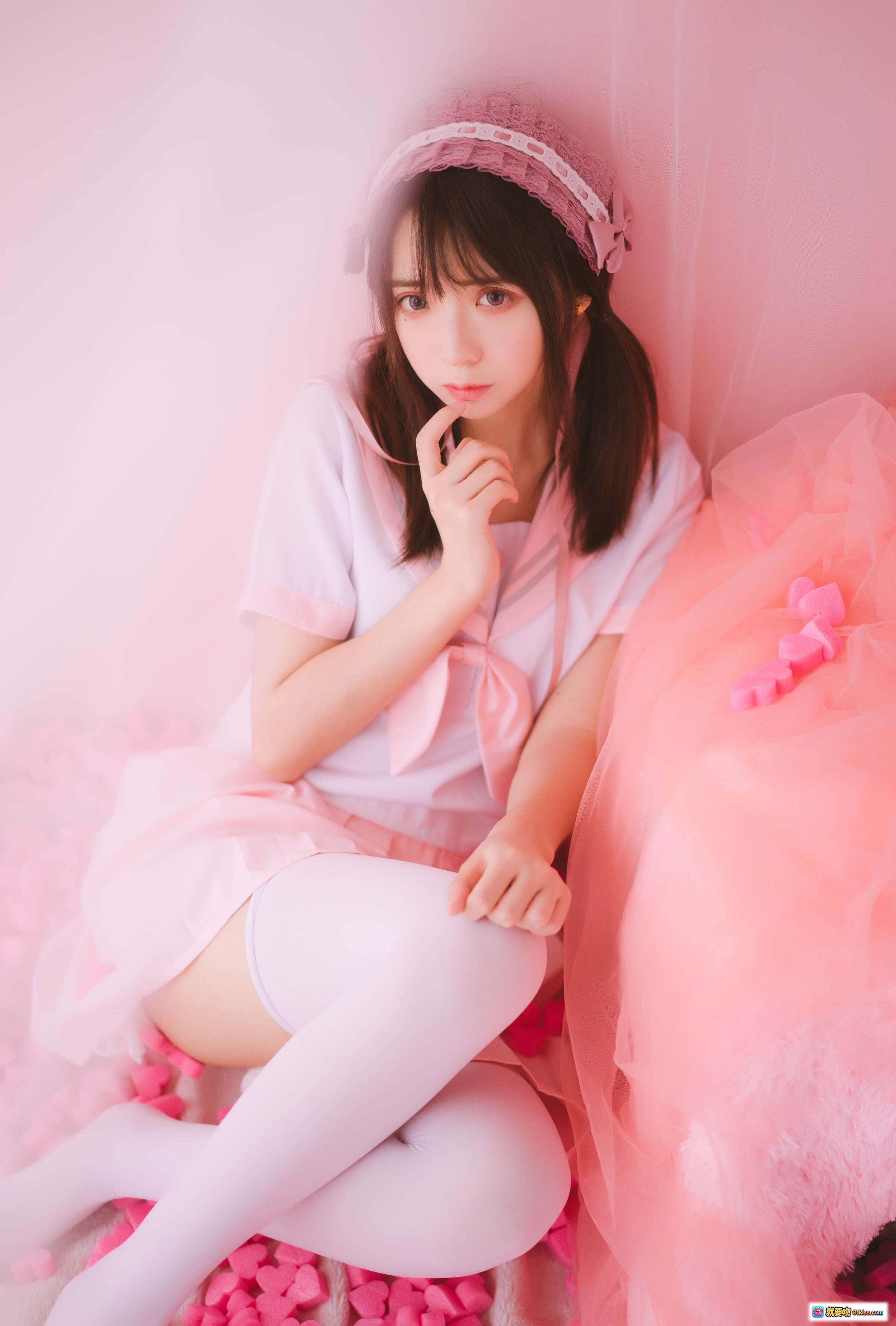 图片[10] - 疯猫ss NO.016 丝袜狂想曲粉系少女抱熊写真 甜美洛丽塔风 白丝粉裙蕾丝发饰 粉色背景萌系治愈风 - 就要吻