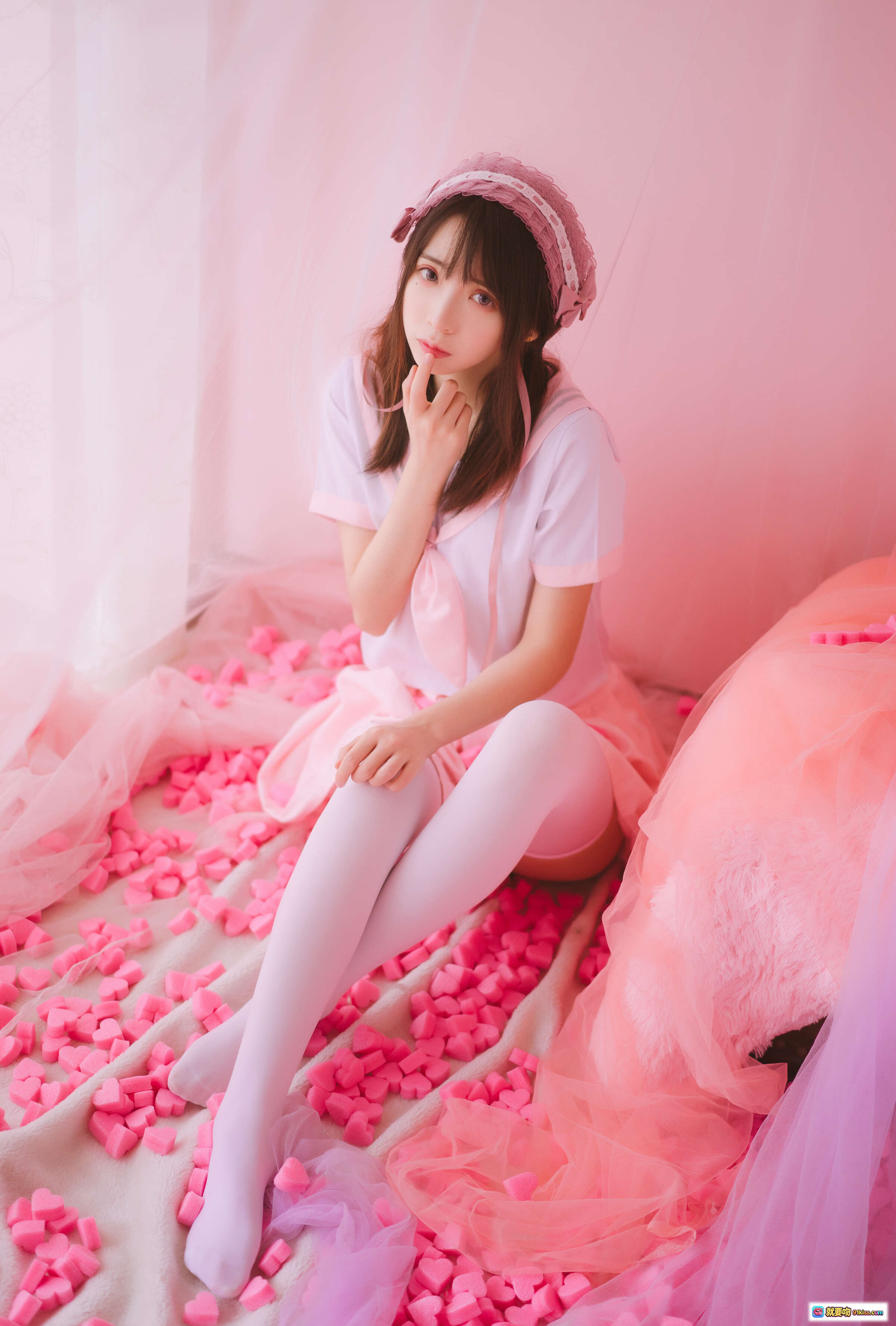 图片[4] - 疯猫ss NO.016 丝袜狂想曲粉系少女抱熊写真 甜美洛丽塔风 白丝粉裙蕾丝发饰 粉色背景萌系治愈风 - 就要吻