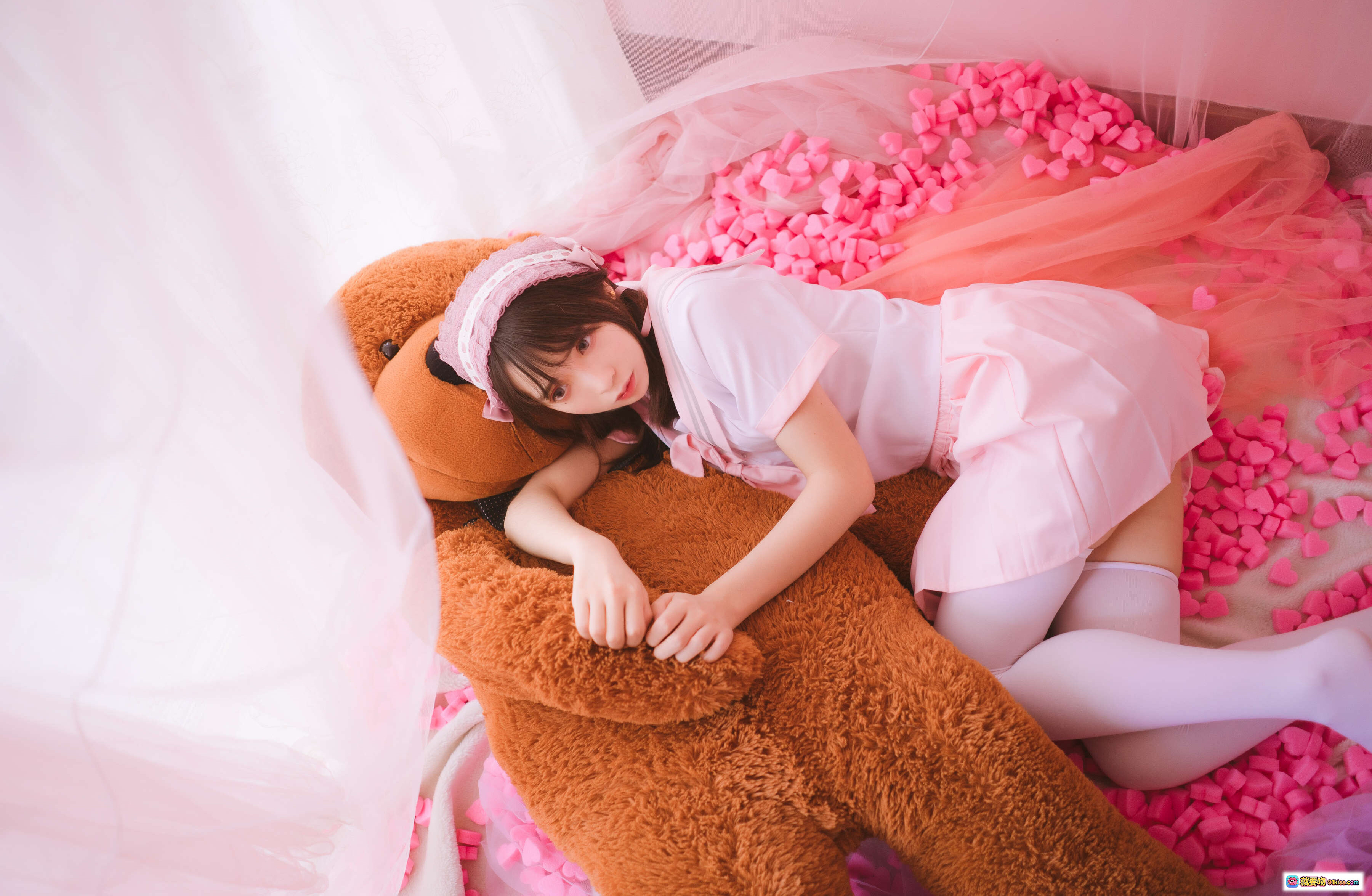 图片[3] - 疯猫ss NO.016 丝袜狂想曲粉系少女抱熊写真 甜美洛丽塔风 白丝粉裙蕾丝发饰 粉色背景萌系治愈风 - 就要吻