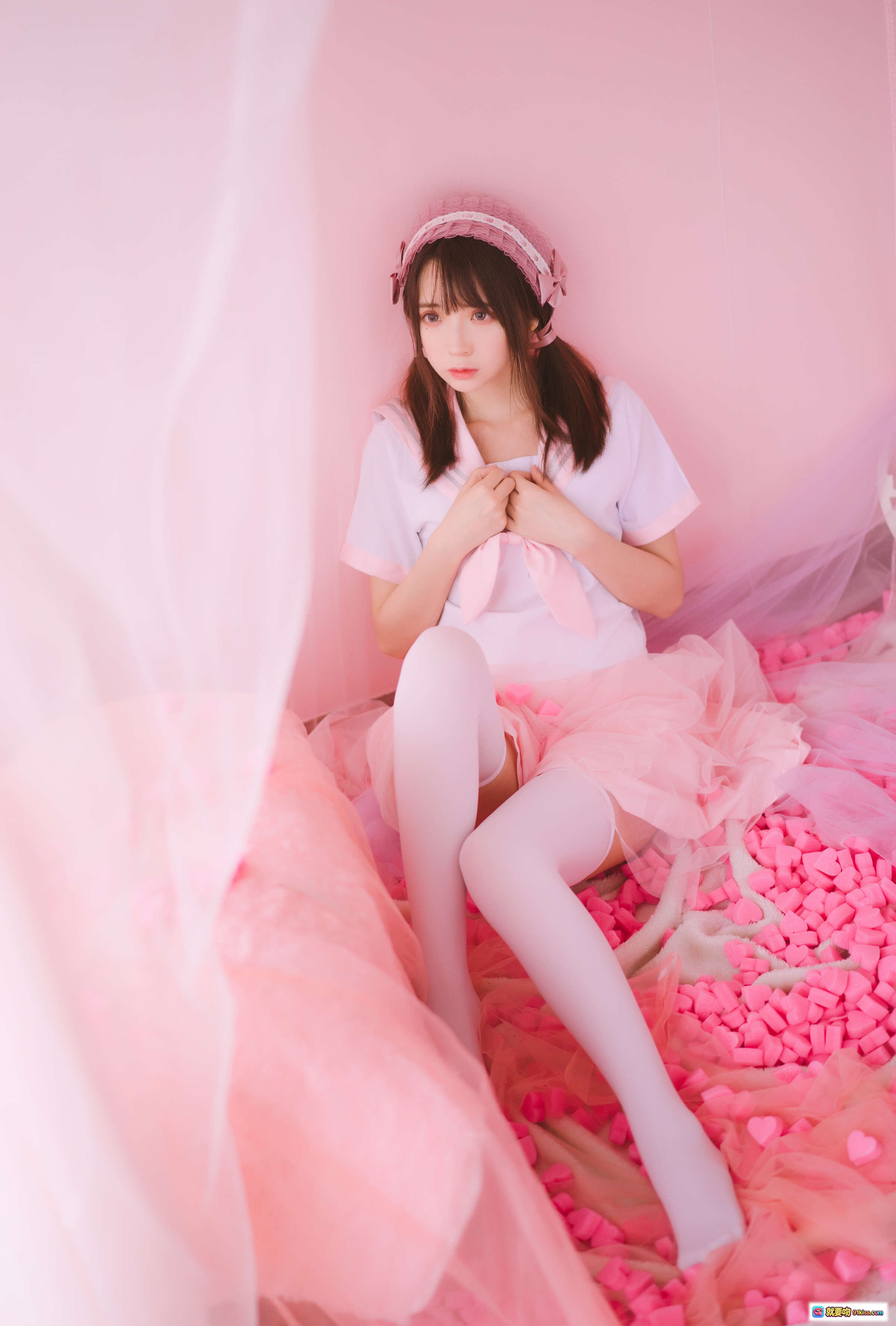 图片[5] - 疯猫ss NO.016 丝袜狂想曲粉系少女抱熊写真 甜美洛丽塔风 白丝粉裙蕾丝发饰 粉色背景萌系治愈风 - 就要吻