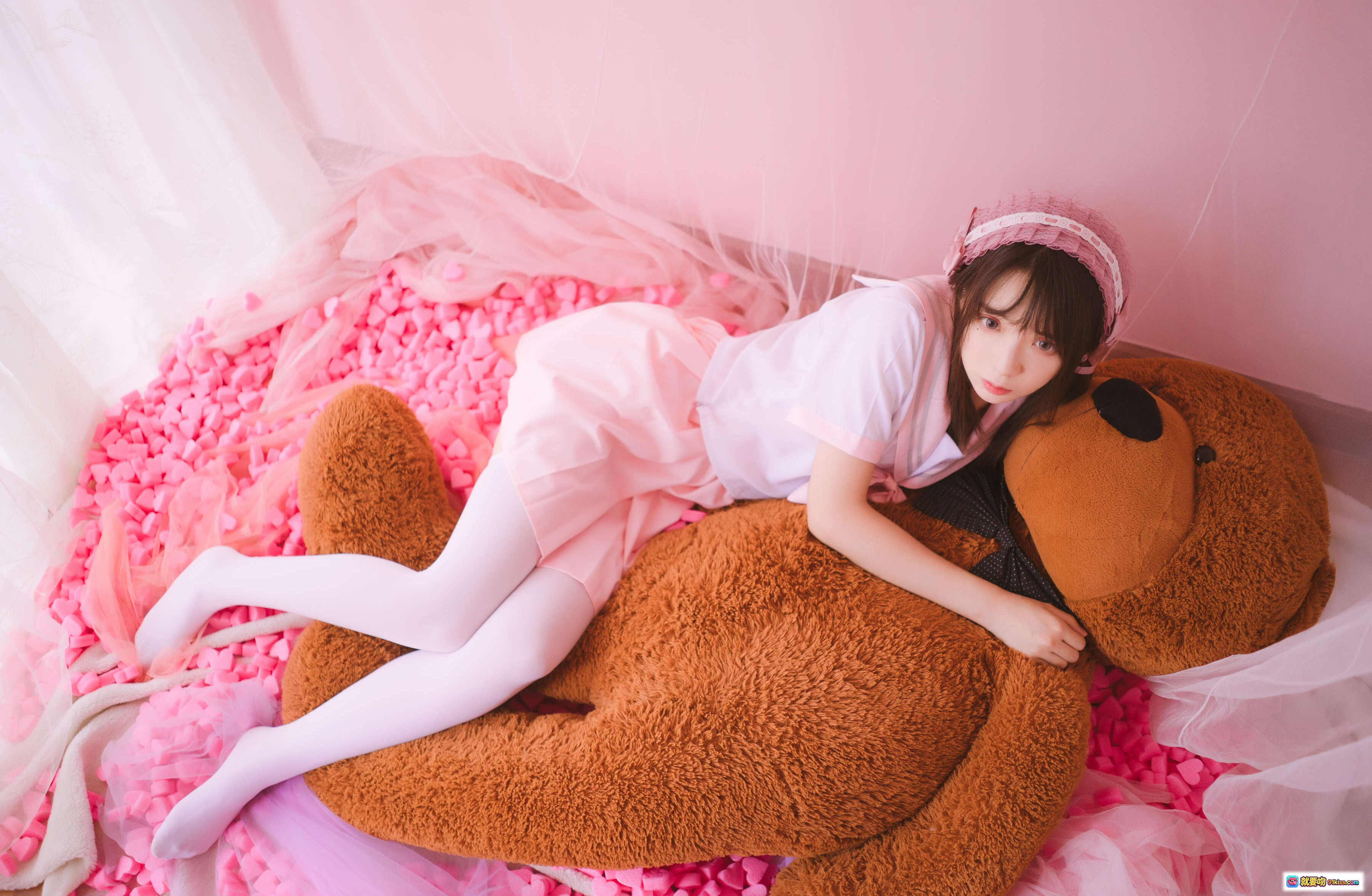 图片[6] - 疯猫ss NO.016 丝袜狂想曲粉系少女抱熊写真 甜美洛丽塔风 白丝粉裙蕾丝发饰 粉色背景萌系治愈风 - 就要吻