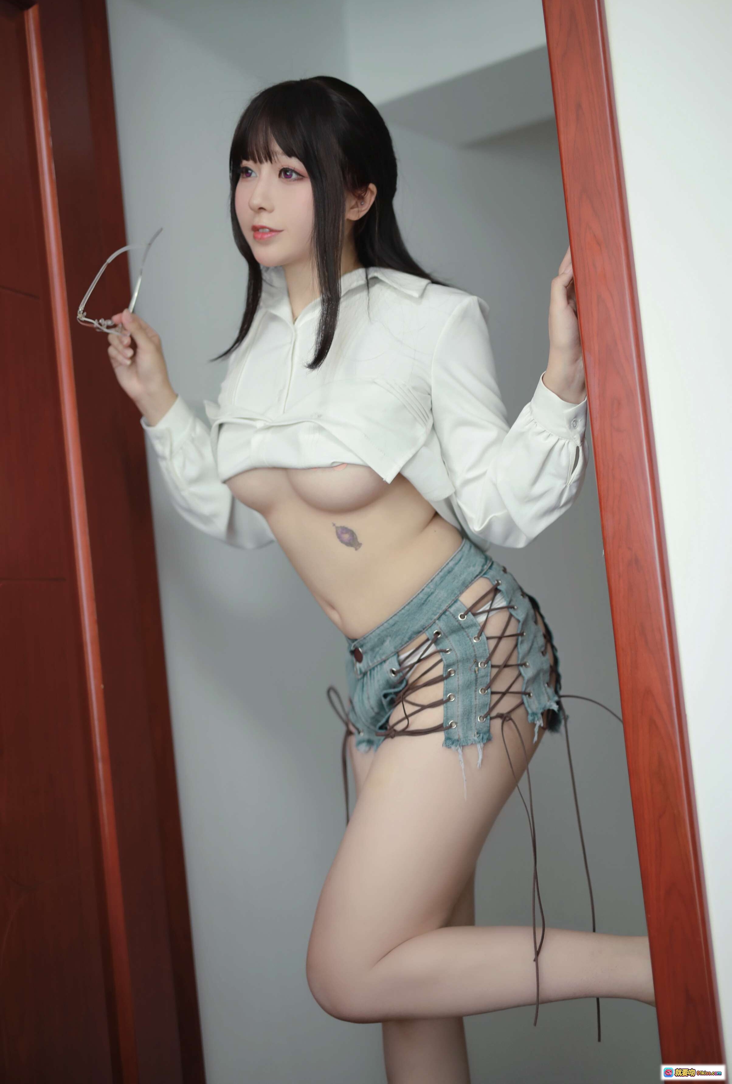 图片[7] - 小容仔咕咕咕w NO.006 创口贴OL写真 白衬衫性感诱惑 窗边柔光美少女 36P高清图集 - 就要吻