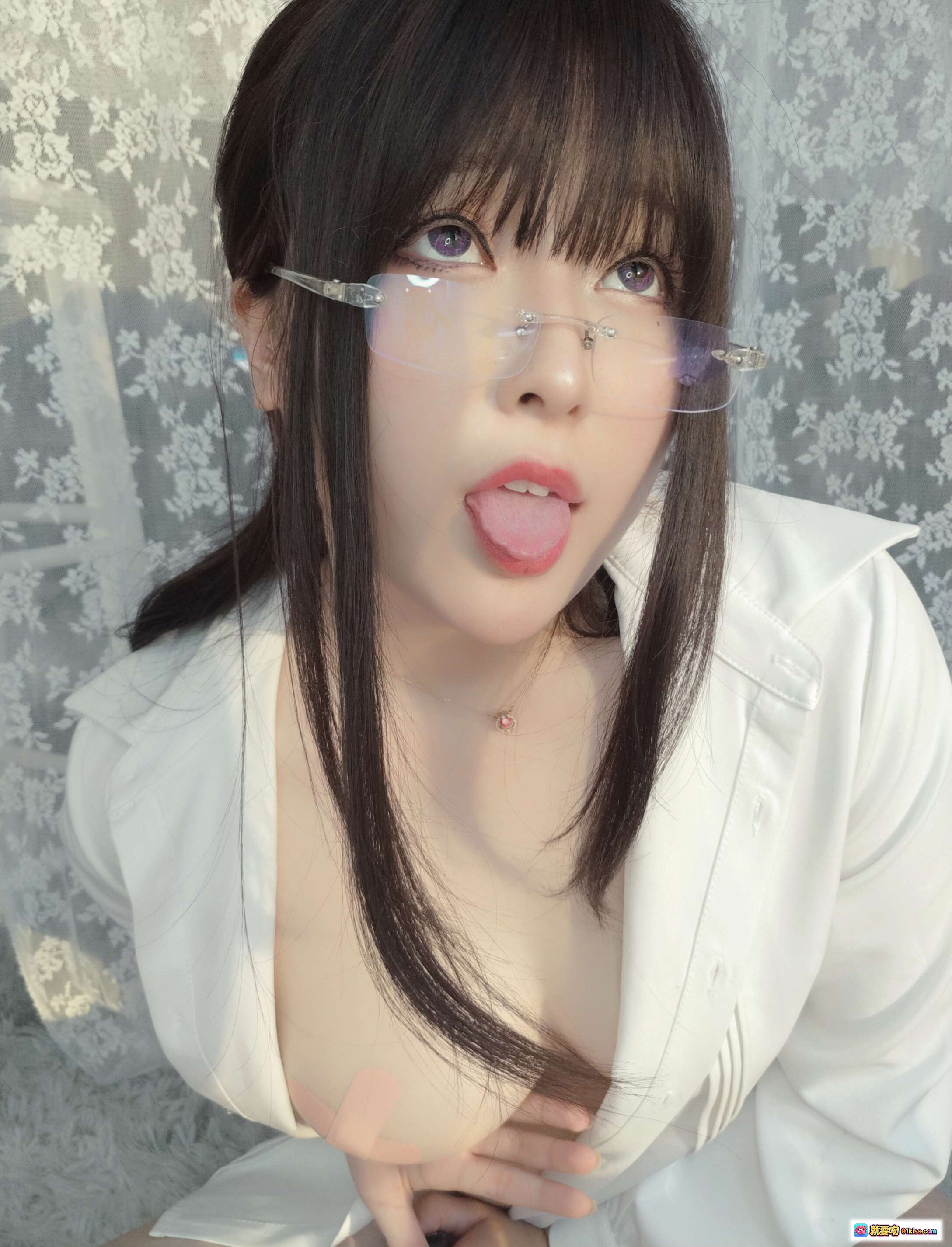 图片[6] - 小容仔咕咕咕w NO.006 创口贴OL写真 白衬衫性感诱惑 窗边柔光美少女 36P高清图集 - 就要吻