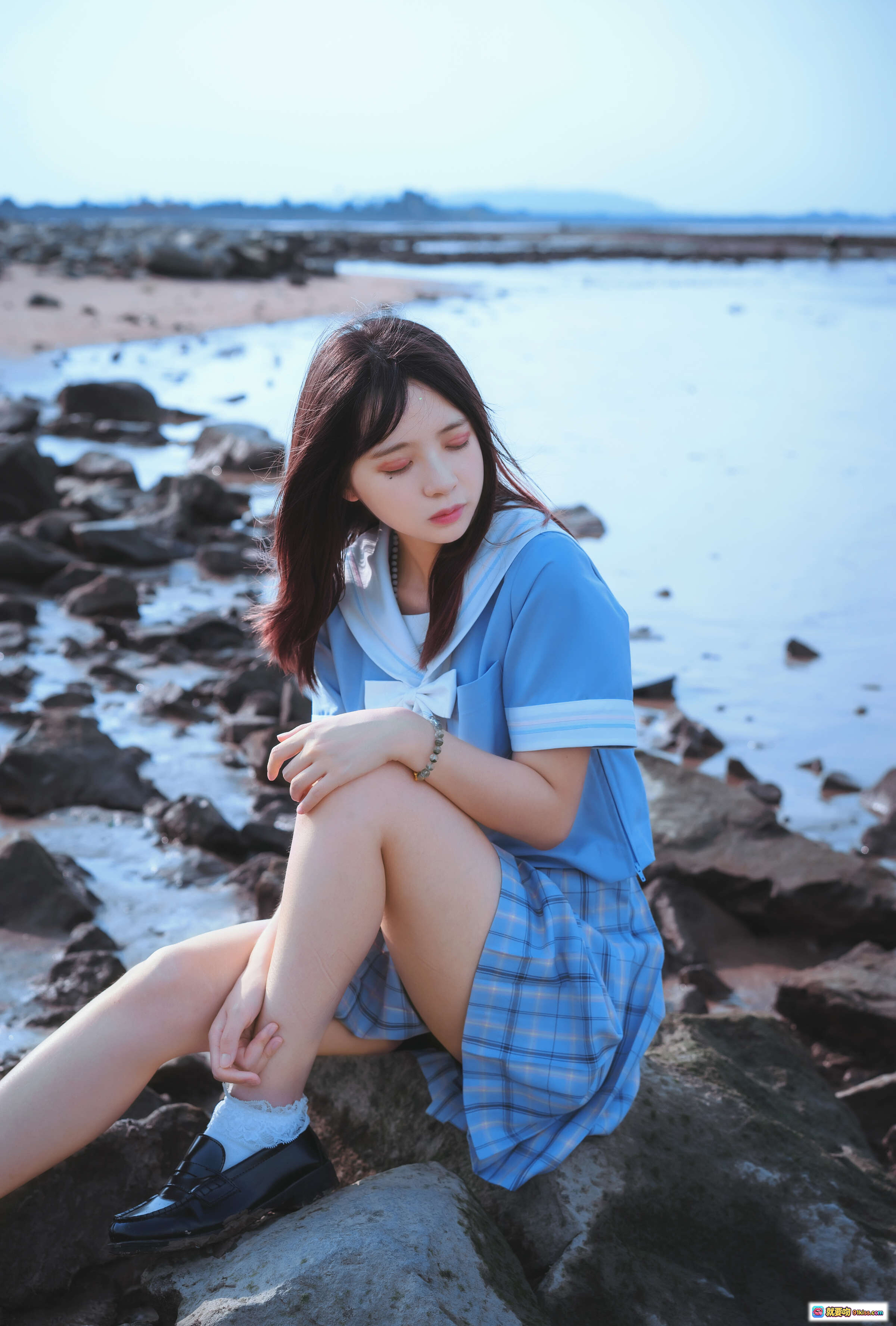 图片[10] - 疯猫ss NO.002 海鸥岛海边写真 蓝裙少女礁石滩拍照 清新自然风光 40P高清图集 - 就要吻