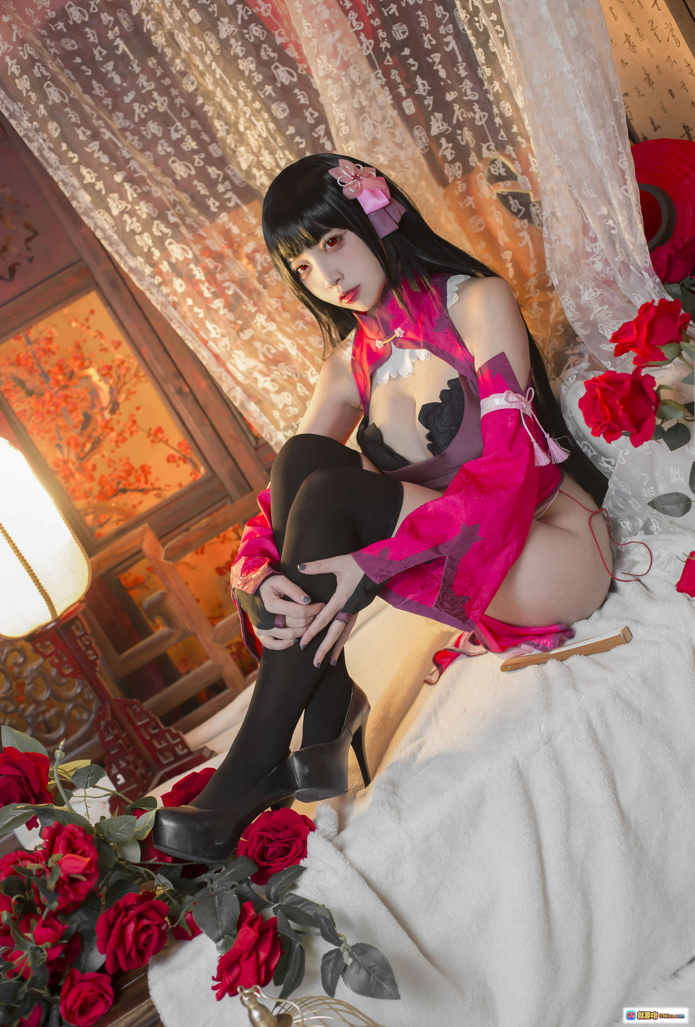 图片[3] - 二佐Nisa NO.078 梦子旗袍写真 28P 89MB 粉紫露肩旗袍 黑丝美腿 古风卧室 红玫瑰装饰 性感Cosplay 精美摄影 - 就要吻