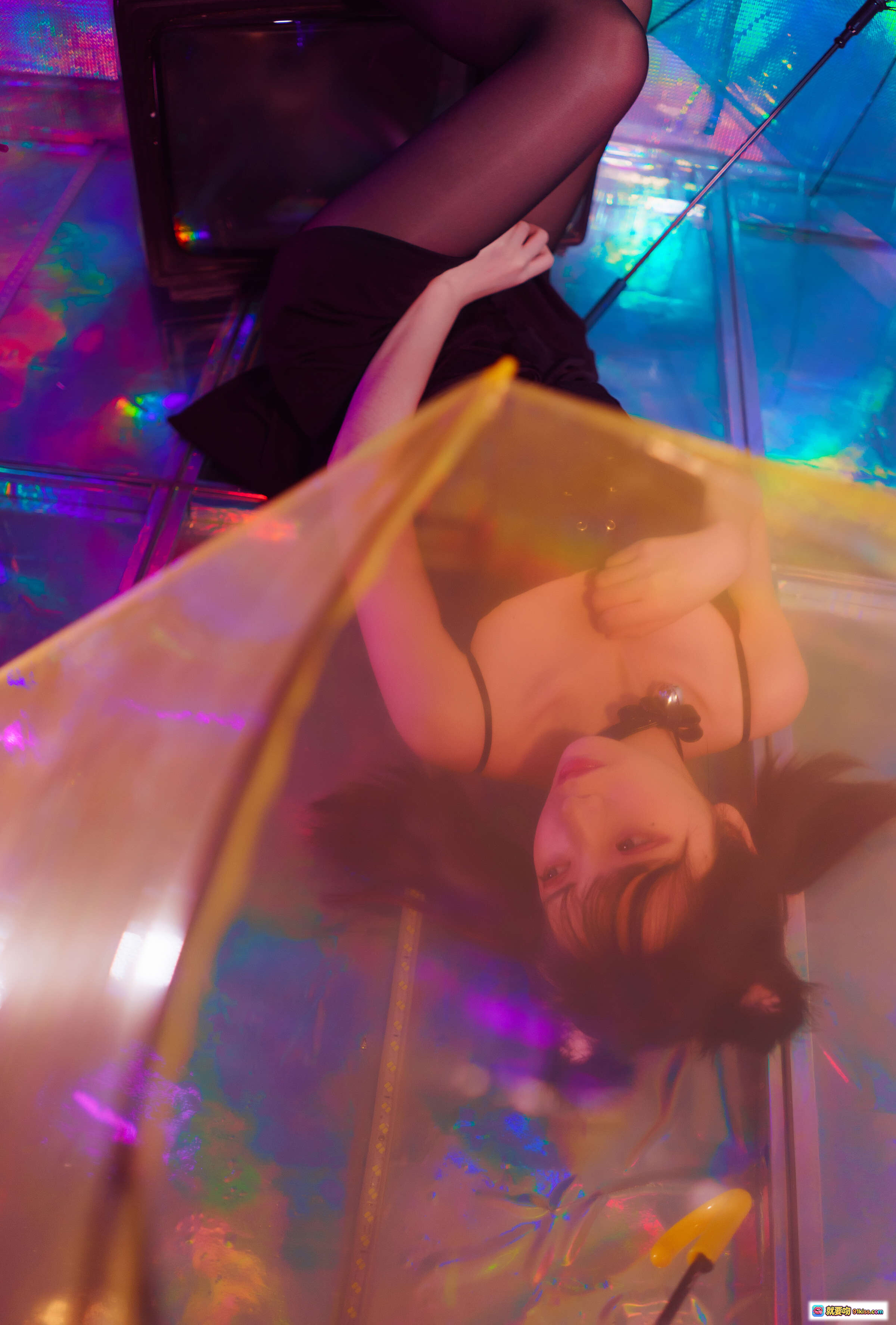 图片[10] - 疯猫ss NO.017 丝袜狂想曲(光)｜猫耳少女黑裙丝袜霓虹光影透明伞写真34P - 就要吻