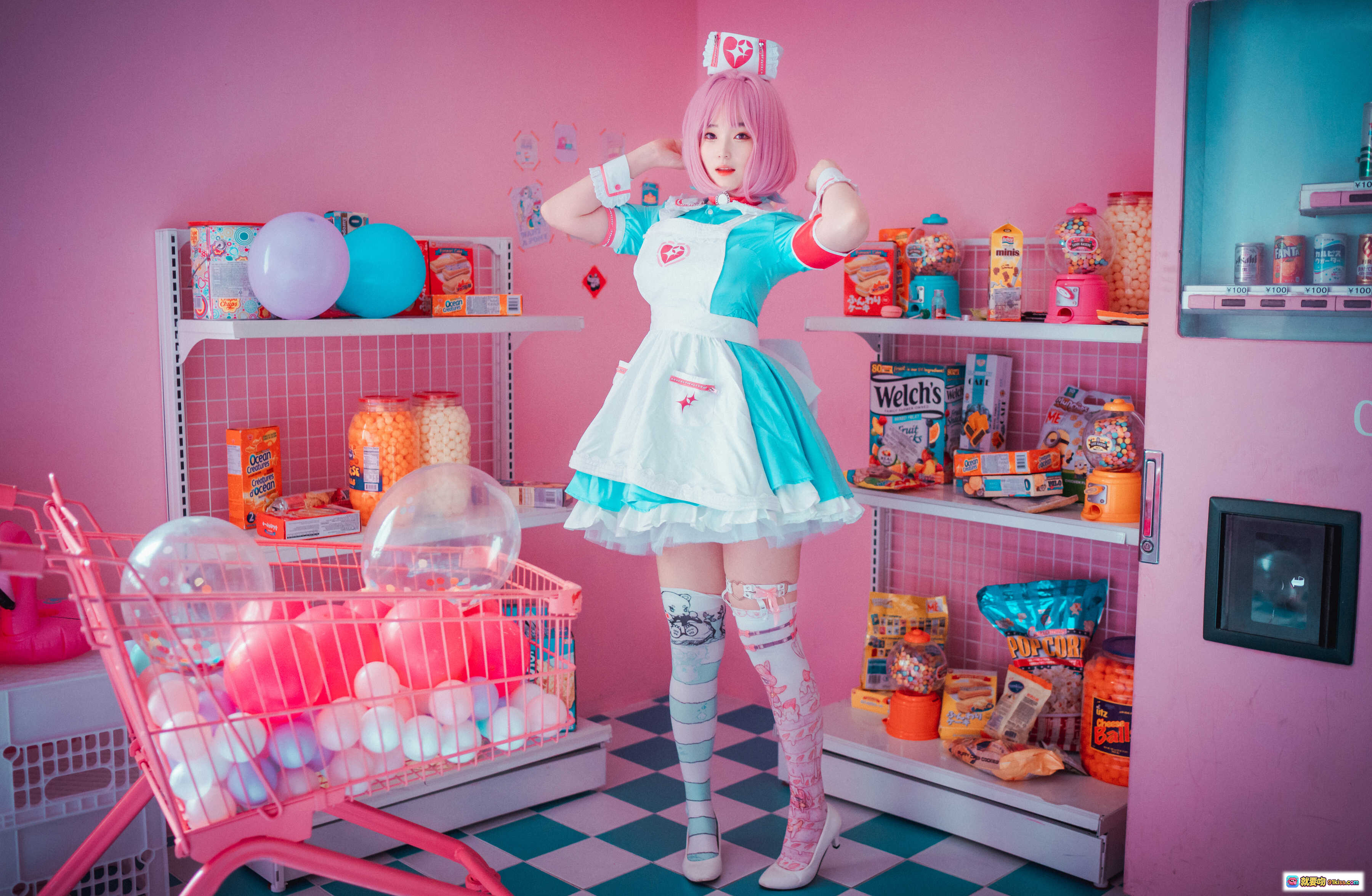 图片[7] - Bambi DJAWA Riamu Overdosed 粉发兔耳少女 Cosplay 甜酷风 白翼吊带袜 紫色房间写真 樱花系美少女摆拍 - 就要吻