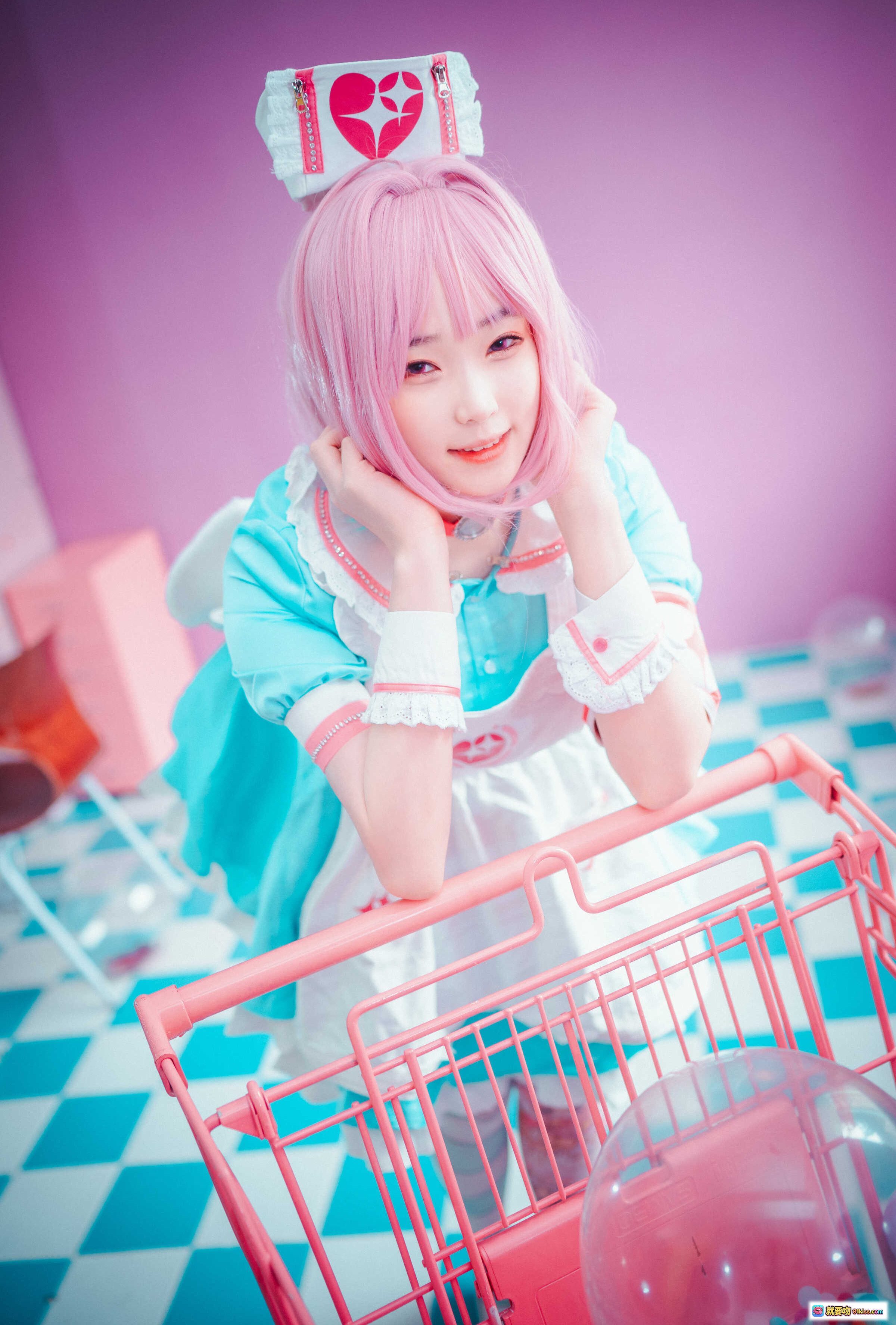 图片[4] - Bambi DJAWA Riamu Overdosed 粉发兔耳少女 Cosplay 甜酷风 白翼吊带袜 紫色房间写真 樱花系美少女摆拍 - 就要吻