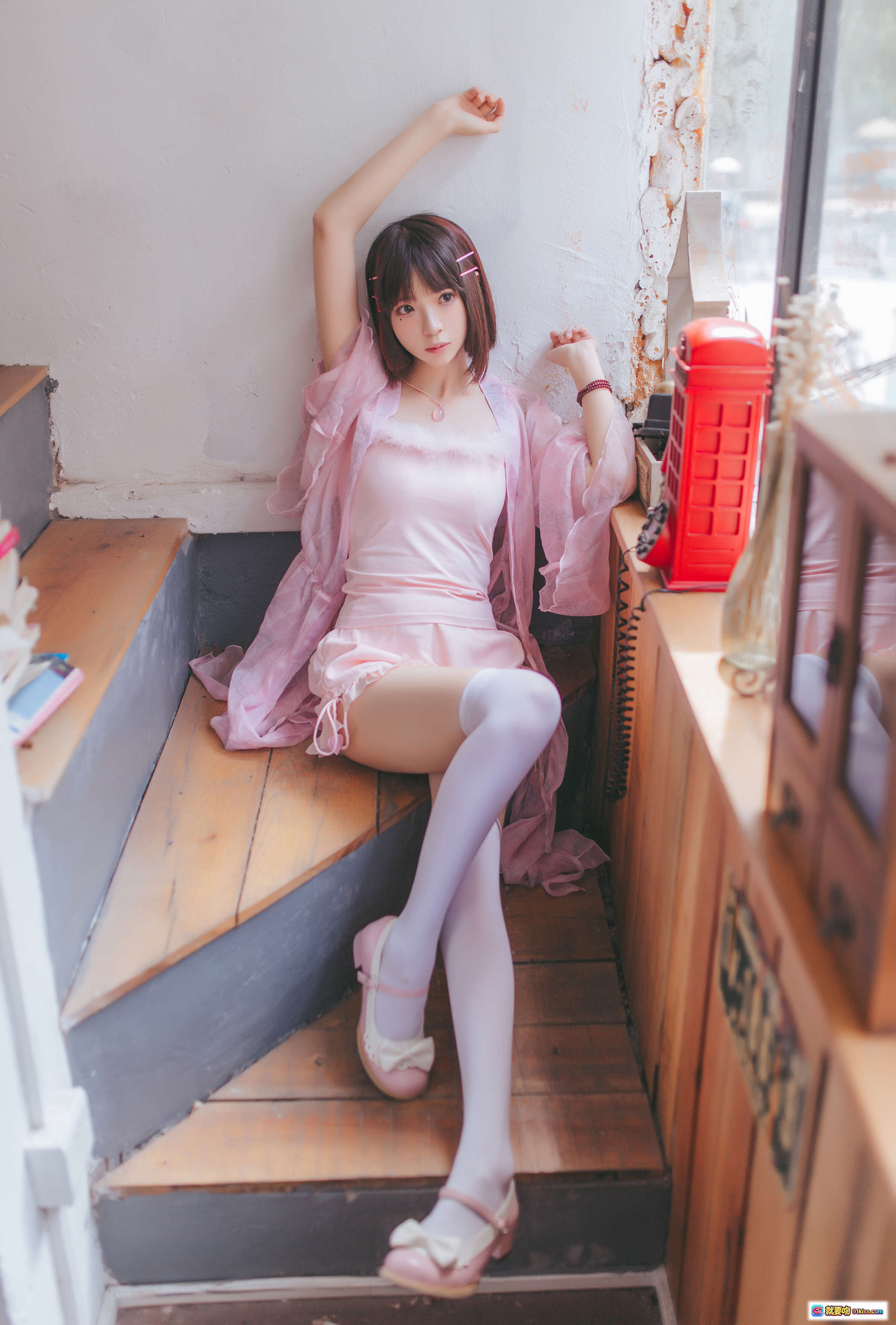 图片[8] - 疯猫ss NO.005 粉红日常写真 甜美少女 白丝美腿 窗边座椅 温馨咖啡馆 高清19P 184MB - 就要吻