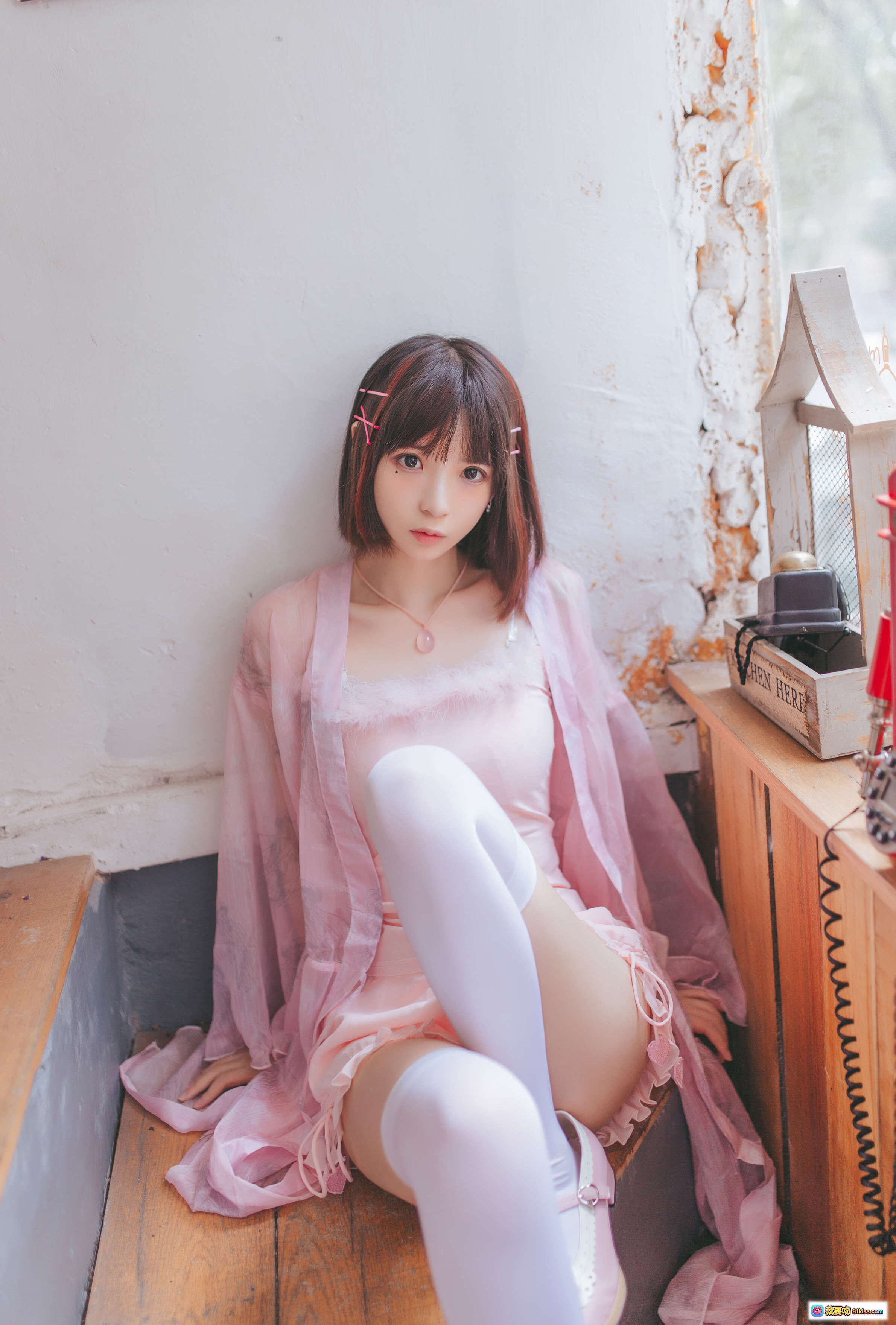 图片[10] - 疯猫ss NO.005 粉红日常写真 甜美少女 白丝美腿 窗边座椅 温馨咖啡馆 高清19P 184MB - 就要吻