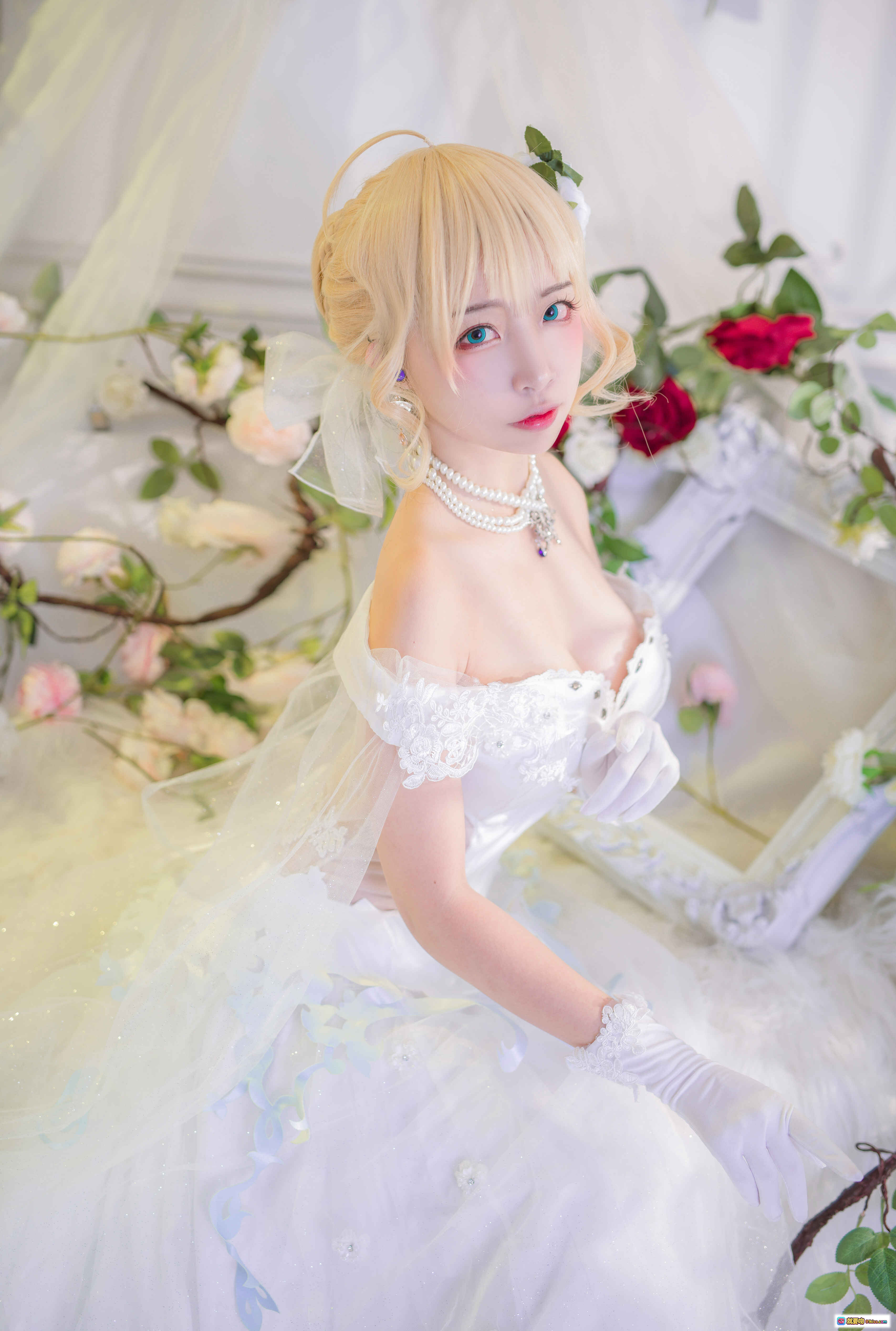 图片[10] - 二佐Nisa NO.031 花嫁COS写真 | 白发红玫瑰新娘造型 | 白色婚纱长手套 | 甜美梦幻摄影 | 40P高清图集 - 就要吻