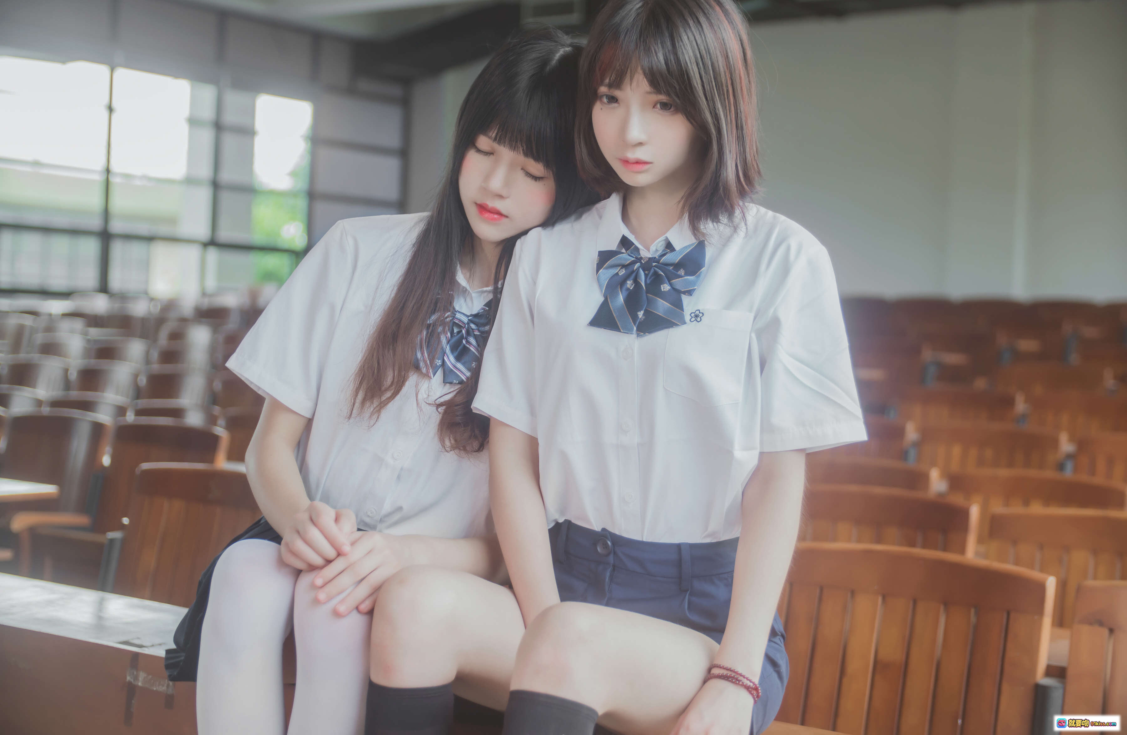 图片[3] - 疯猫ss NO.022 桜桃喵 JK制服百合校园写真 43P高清美图 木质教室双马尾少女互动瞬间 - 就要吻