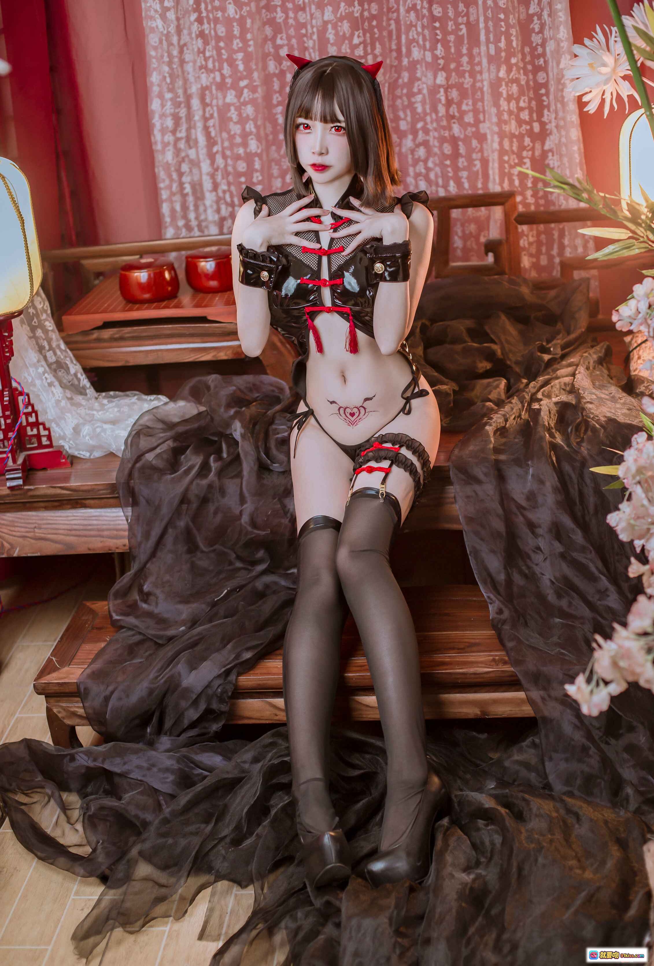 图片[1] - 二佐Nisa NO.083 中华风小恶魔cos写真 黑丝红绳恶魔角性感诱惑 31P高清图集 - 就要吻