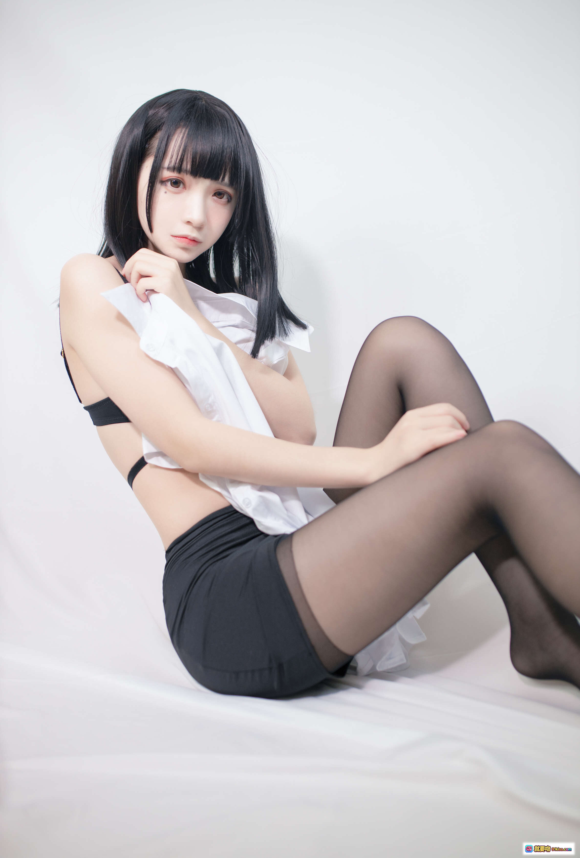 图片[5] - 疯猫ss NO.099 职业装写真 白衬衫黑短裙 黑丝高跟 跪姿美腿 40P高清图集 - 就要吻