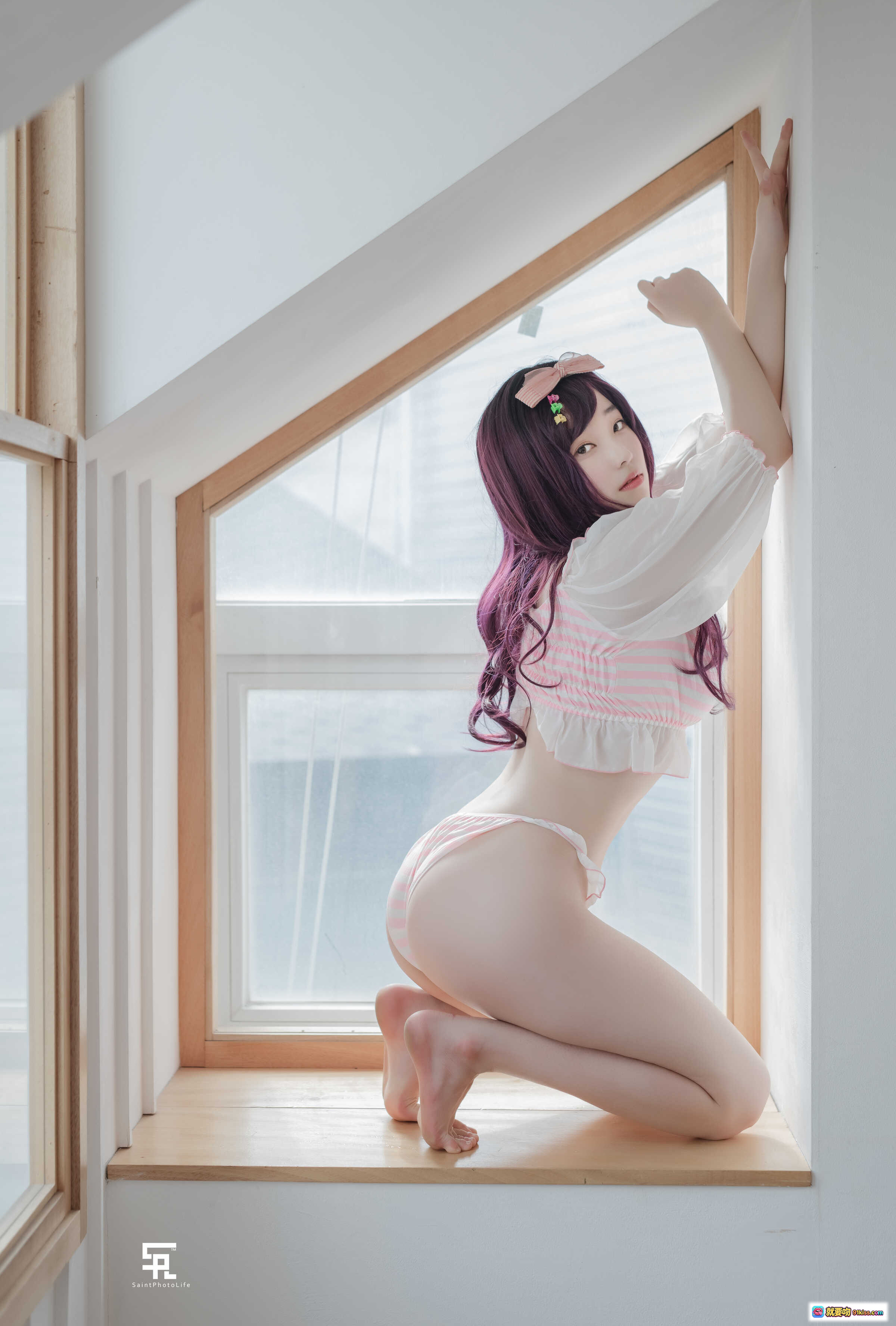 图片[9] - BamBi VOL.01 Cosplay写真｜红色亮面夹克+黑色皮短裤｜SaintPhotolife摄影｜室内自然光人像｜日系短发少女造型 - 就要吻