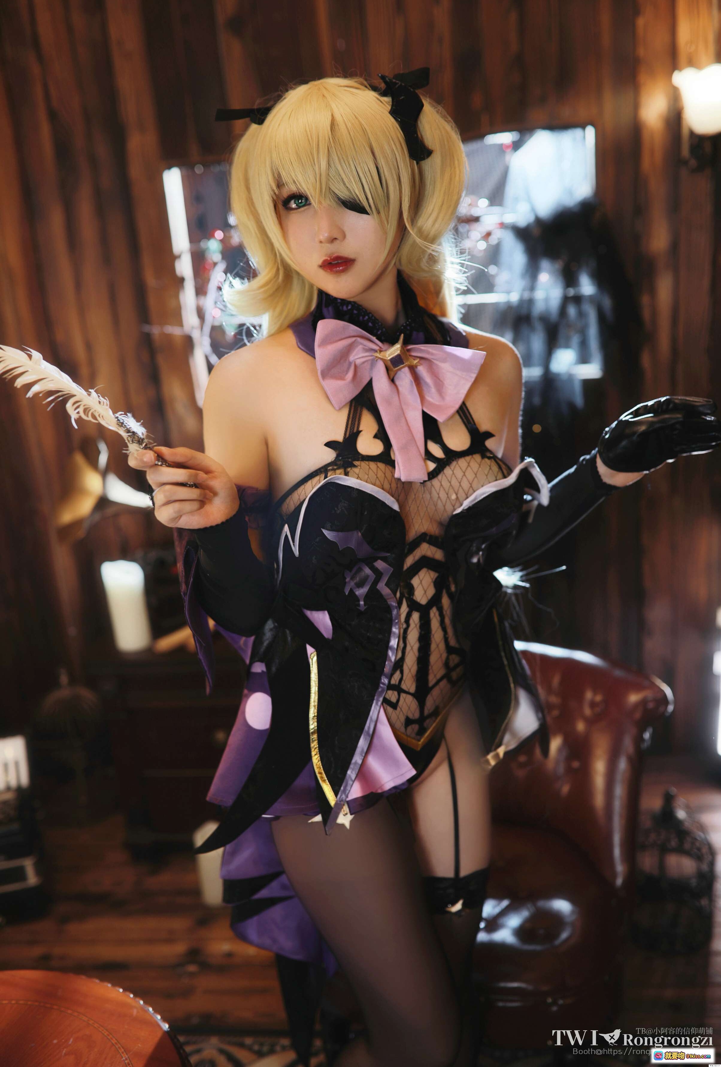 图片[3] - 小容仔菲谢尔cosplay写真 | 黑丝蕾丝蝴蝶结女仆装 | 金发双马尾性感坐姿 | 26P高清图集 - 就要吻