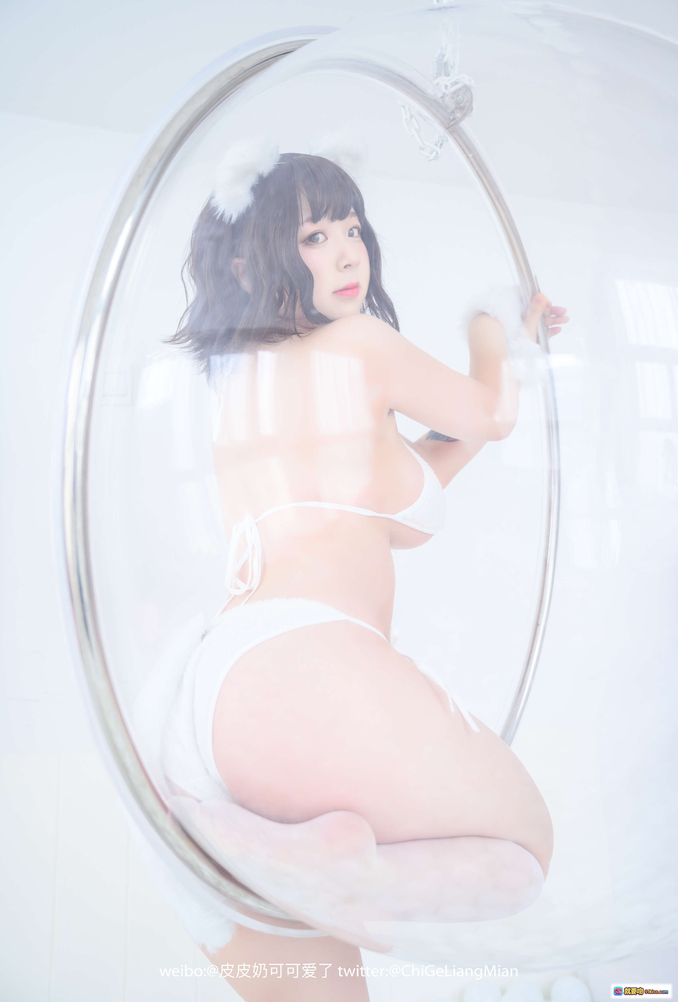 图片[7] - 皮皮奶NO.024白猫写真｜纯白比基尼+猫耳发饰+球池少女风｜50P高清图集 - 就要吻