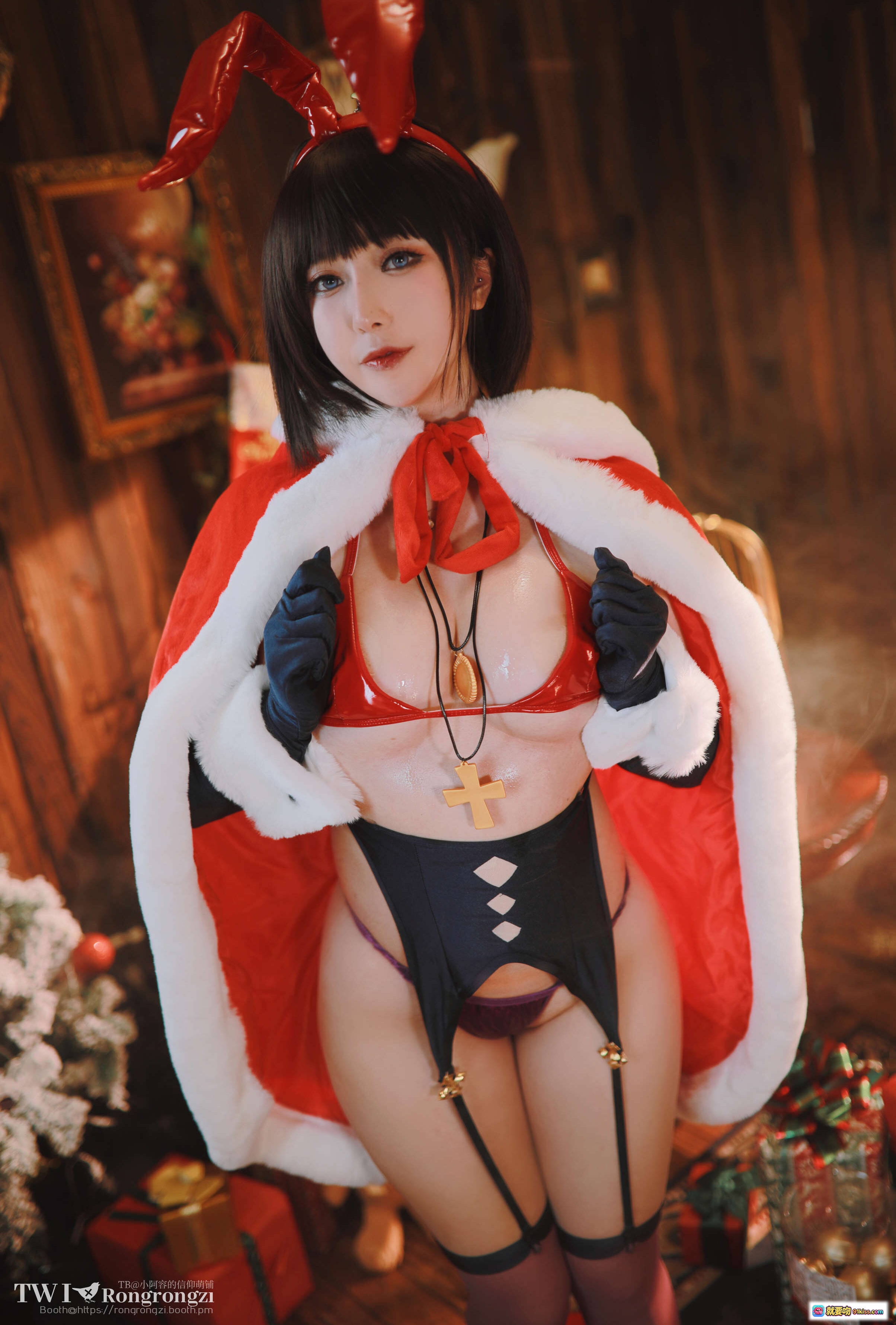 图片[2] - 小容仔咕咕咕w NO.009 魔太郎 Cosplay 红色兔耳比基尼 黑丝吊带 圣诞主题写真 50P高清图集 - 就要吻