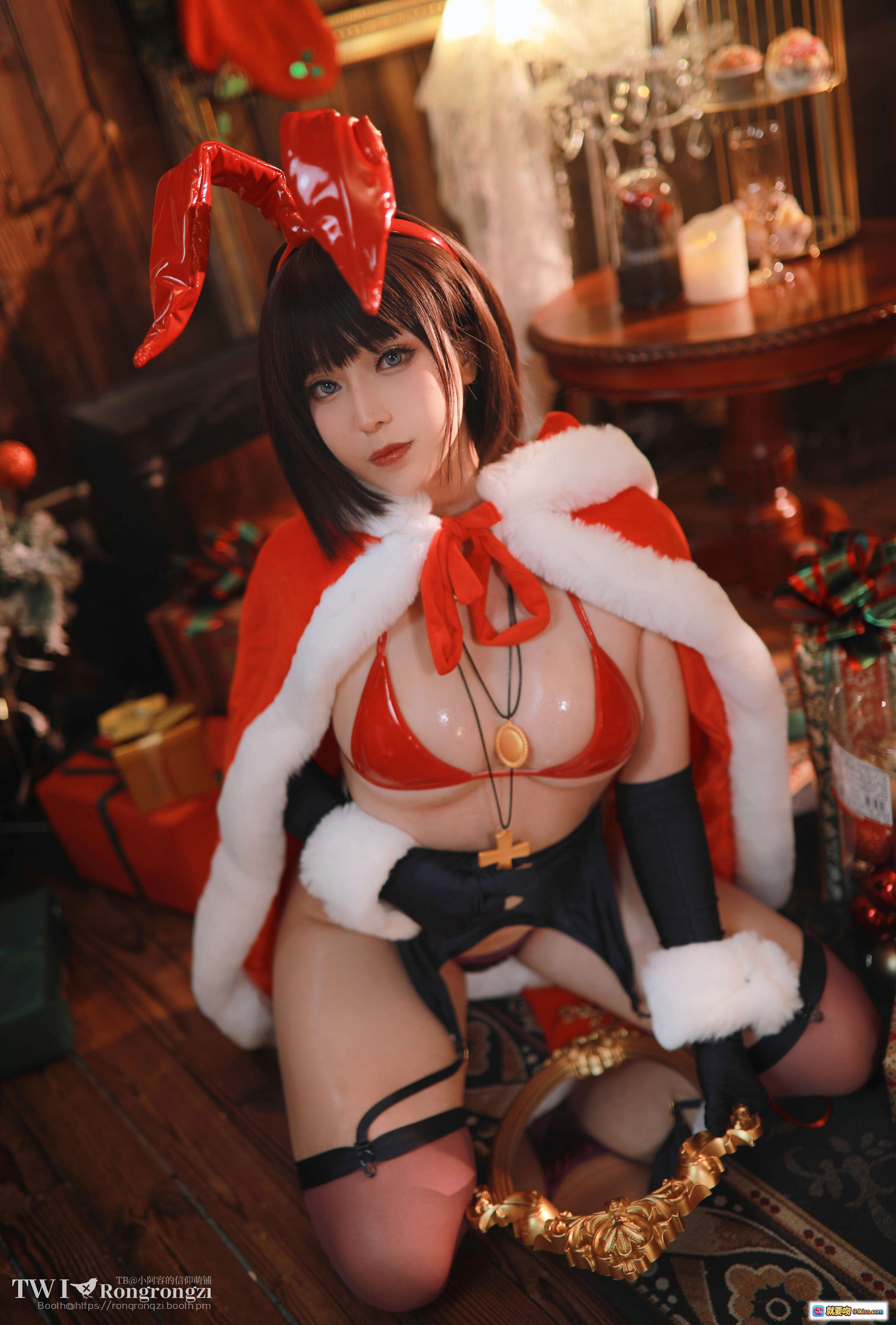 图片[10] - 小容仔咕咕咕w NO.009 魔太郎 Cosplay 红色兔耳比基尼 黑丝吊带 圣诞主题写真 50P高清图集 - 就要吻