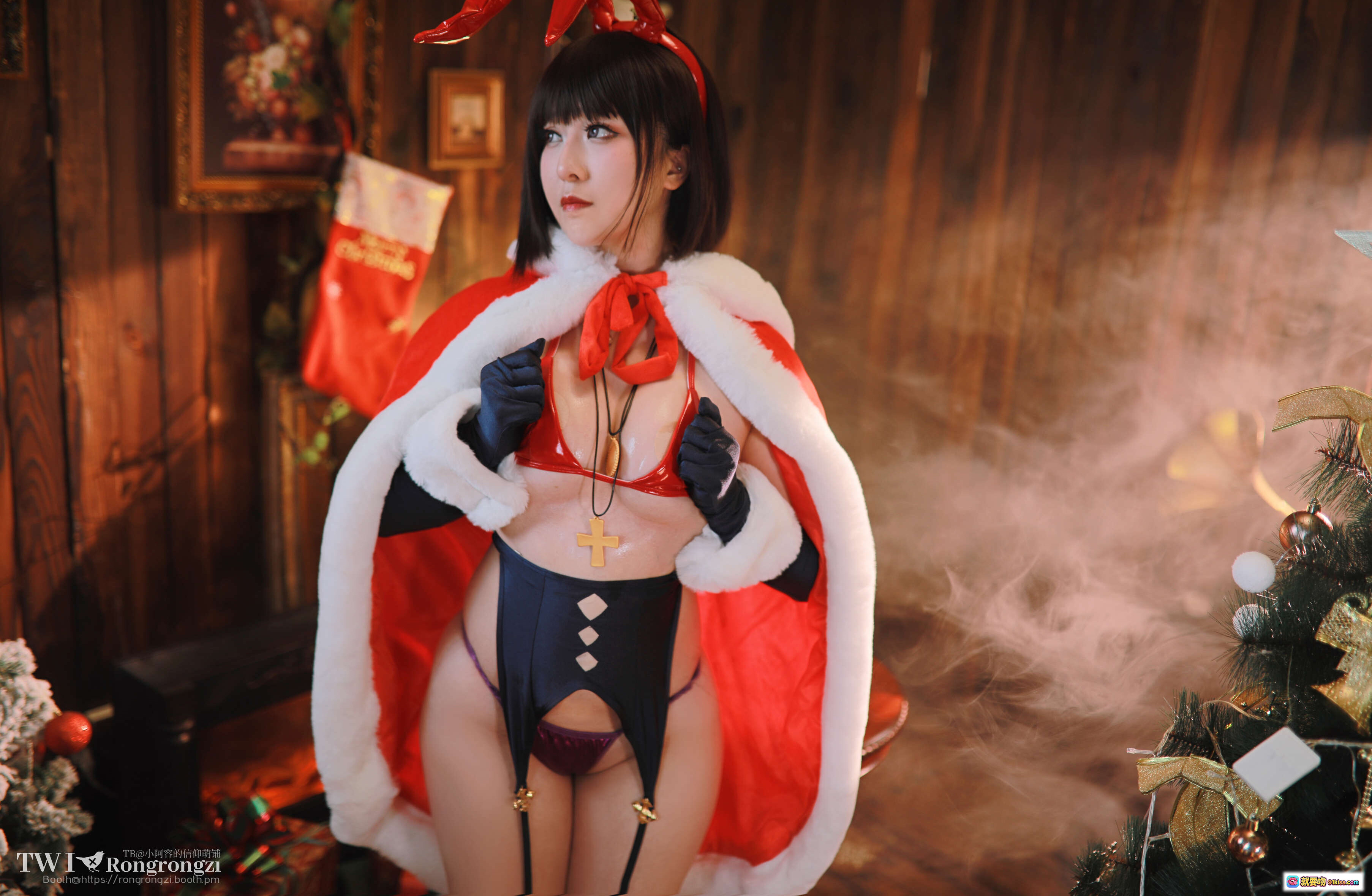 图片[6] - 小容仔咕咕咕w NO.009 魔太郎 Cosplay 红色兔耳比基尼 黑丝吊带 圣诞主题写真 50P高清图集 - 就要吻
