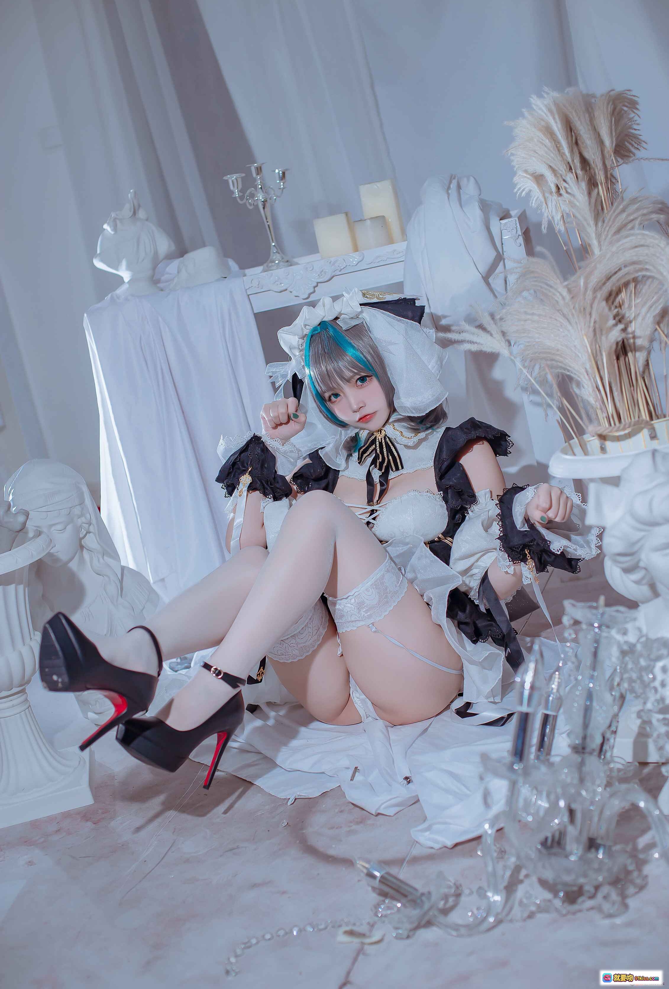 图片[4] - 二佐Nisa NO.103 柴郡 cosplay写真 白色女仆装 蓝灰发色 高跟黑丝 蕾丝吊带袜 室内唯美布景 30P高清图集 - 就要吻