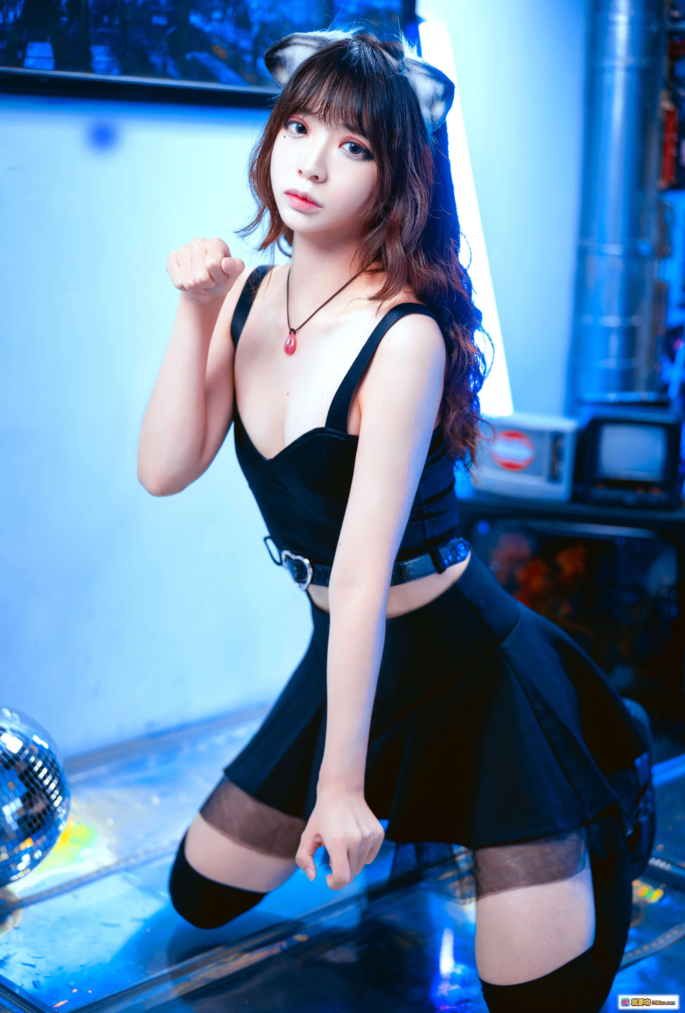 图片[7] - 疯猫ss NO.030 幻象蓝猫写真 28P 254MB 黑裙猫耳少女 蓝光氛围感 猫系甜酷风 高清摄影集 - 就要吻