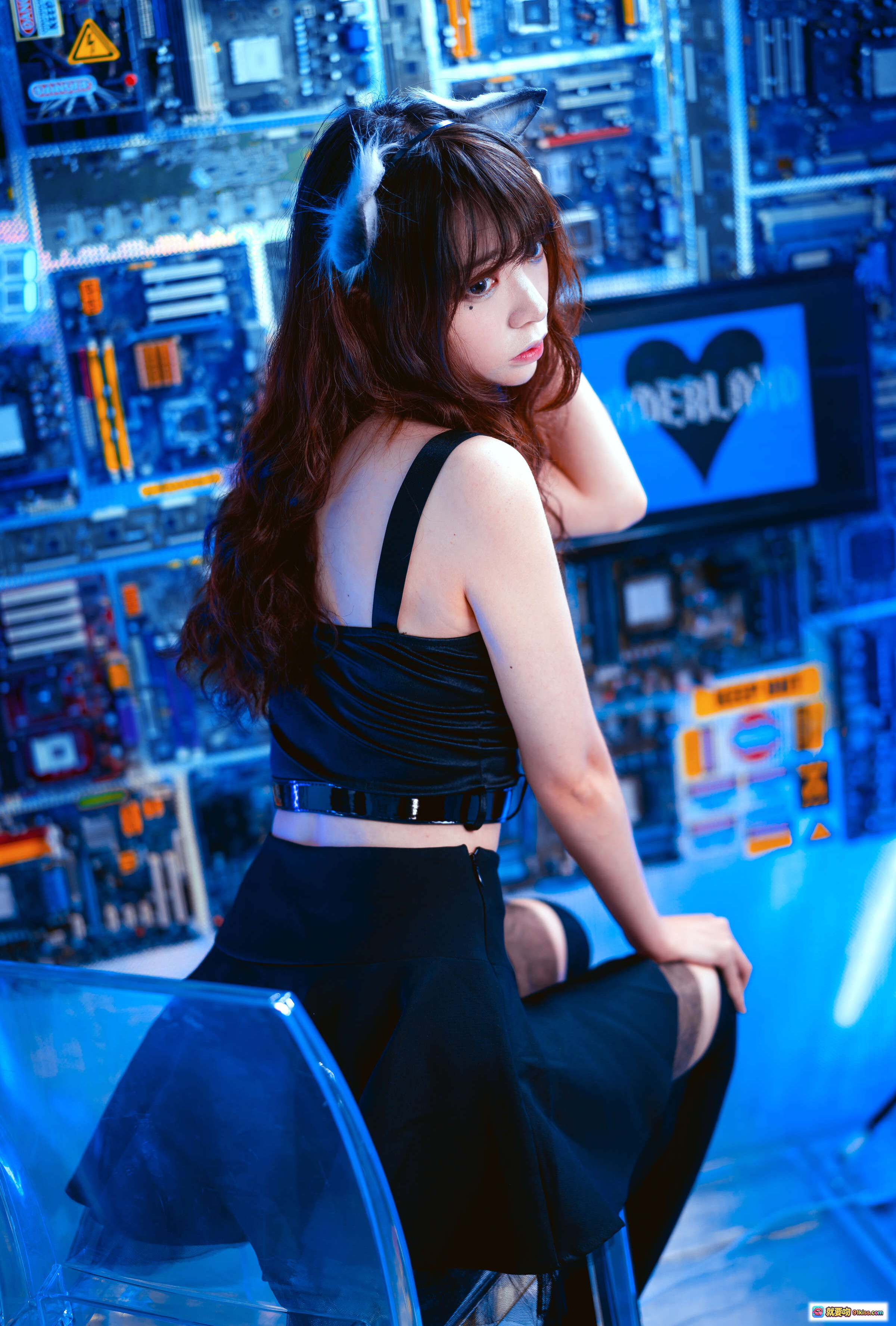 图片[10] - 疯猫ss NO.030 幻象蓝猫写真 28P 254MB 黑裙猫耳少女 蓝光氛围感 猫系甜酷风 高清摄影集 - 就要吻