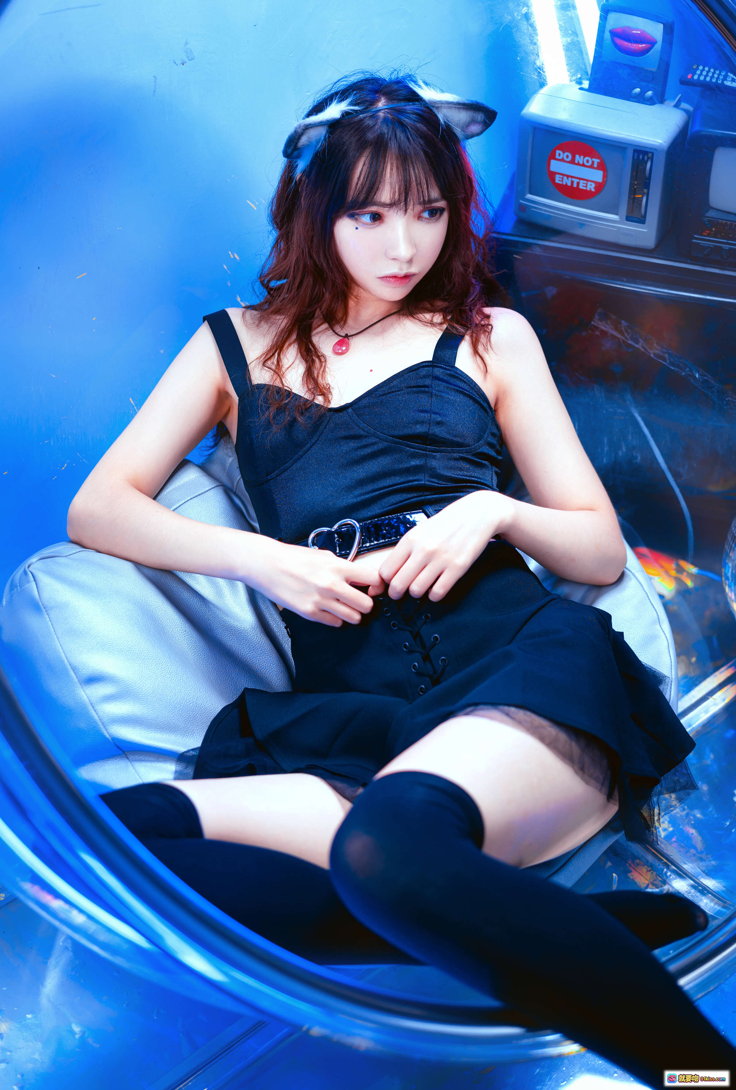 图片[1] - 疯猫ss NO.030 幻象蓝猫写真 28P 254MB 黑裙猫耳少女 蓝光氛围感 猫系甜酷风 高清摄影集 - 就要吻