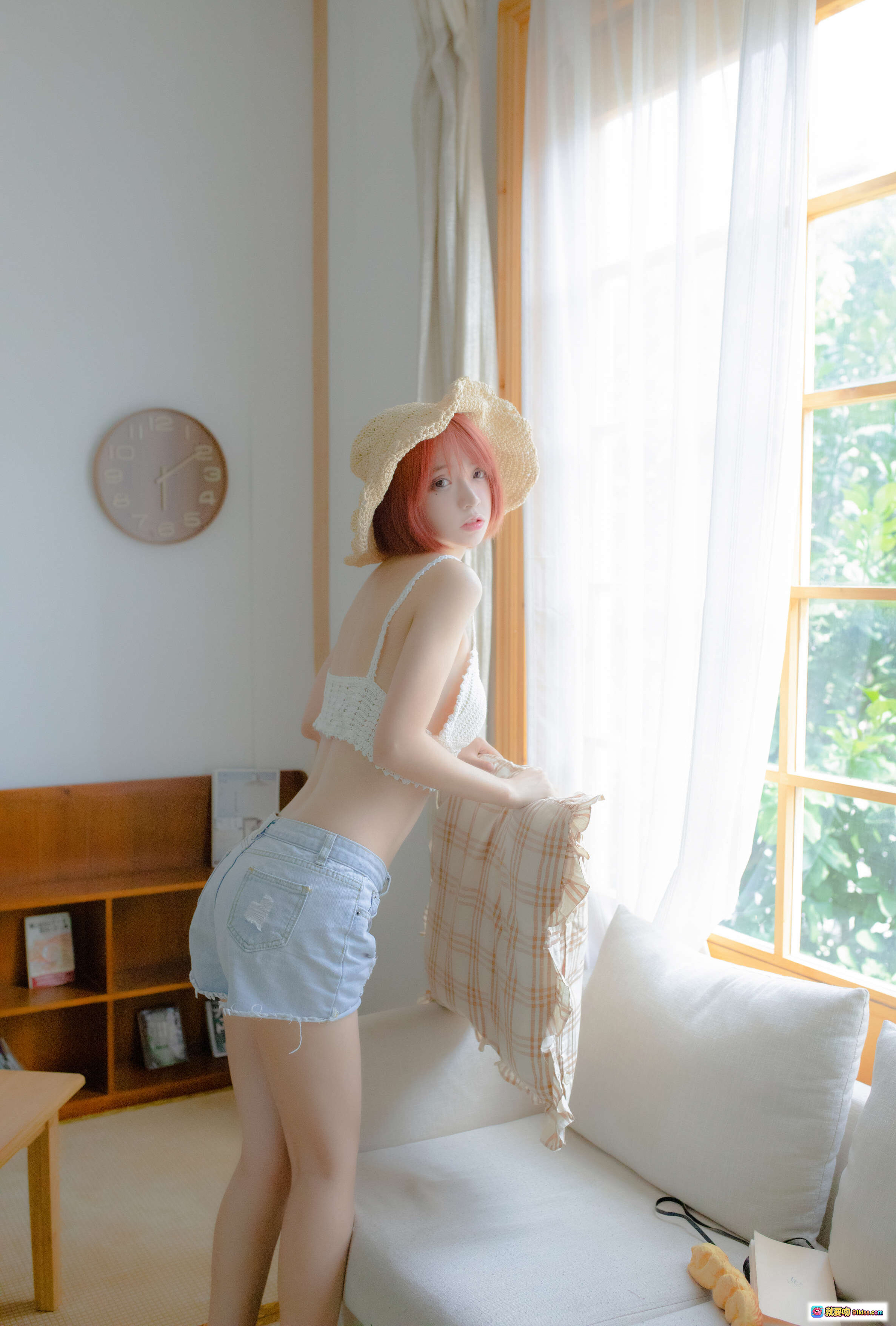 图片[9] - 疯猫ss NO.107 茶茶可爱风写真｜草帽少女窗边沙发休闲风｜清新自然日系风格｜30P高清图集 - 就要吻
