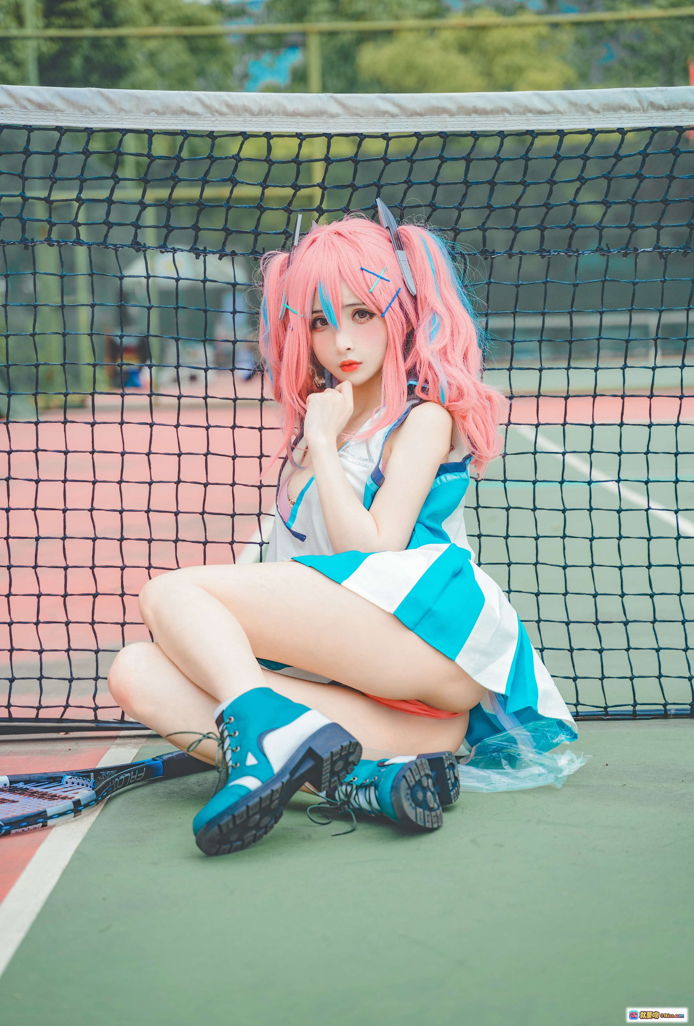 图片[6] - rioko凉凉子NO.048布莱默顿COS写真｜粉蓝双马尾少女网球裙户外拍摄｜20P高清图集 - 就要吻