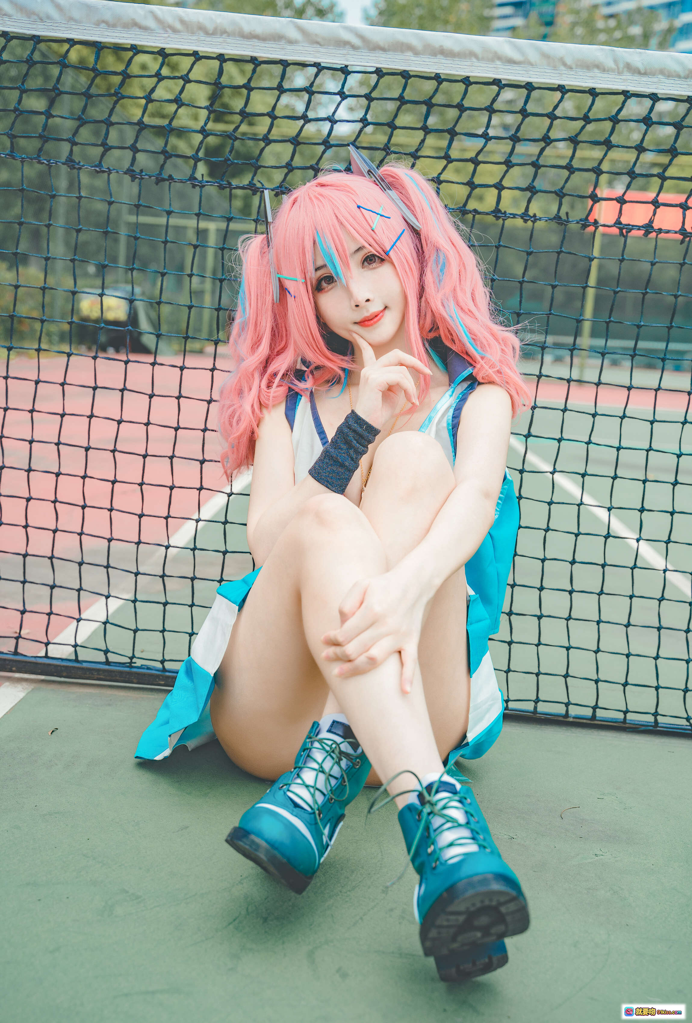 图片[5] - rioko凉凉子NO.048布莱默顿COS写真｜粉蓝双马尾少女网球裙户外拍摄｜20P高清图集 - 就要吻