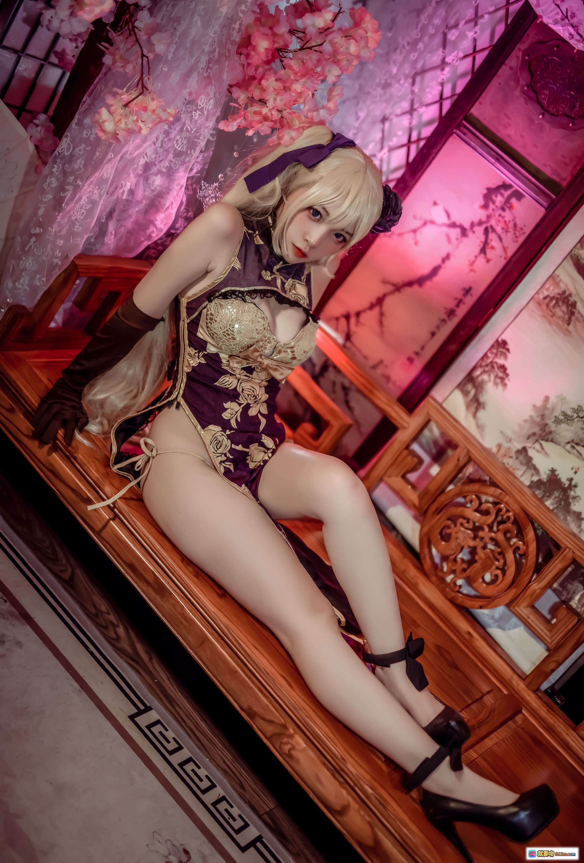 图片[4] - 二佐Nisa NO.021 金莲 Cosplay 旗袍写真｜深红刺绣高开叉｜古风樱花背景｜精致妆发造型｜古典美人摆拍｜20P高清图集 - 就要吻