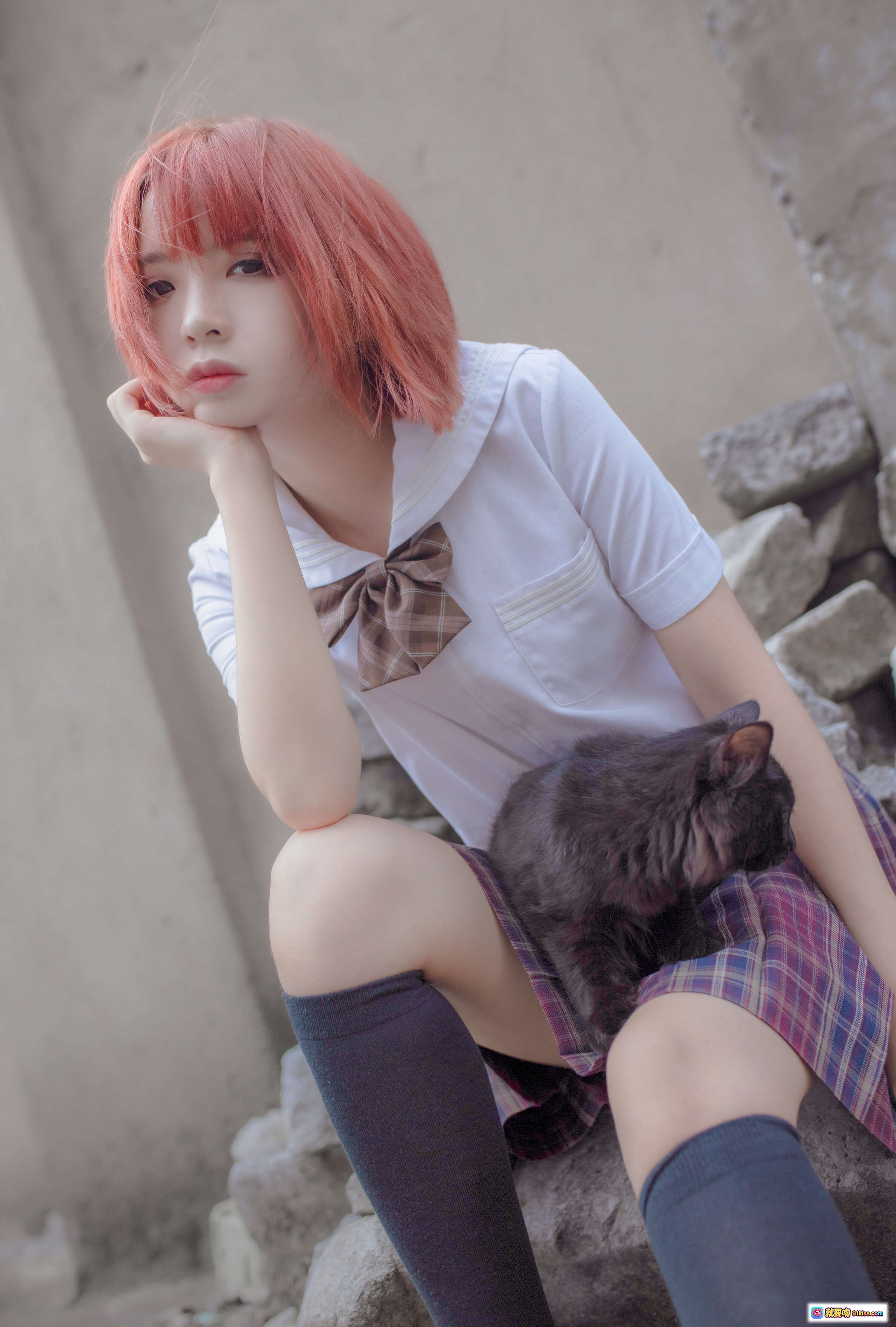 图片[10] - 黑猫抱抱温柔眼神萌宠日常治愈系猫咪写真少女心爆棚宠物摄影精选 - 就要吻