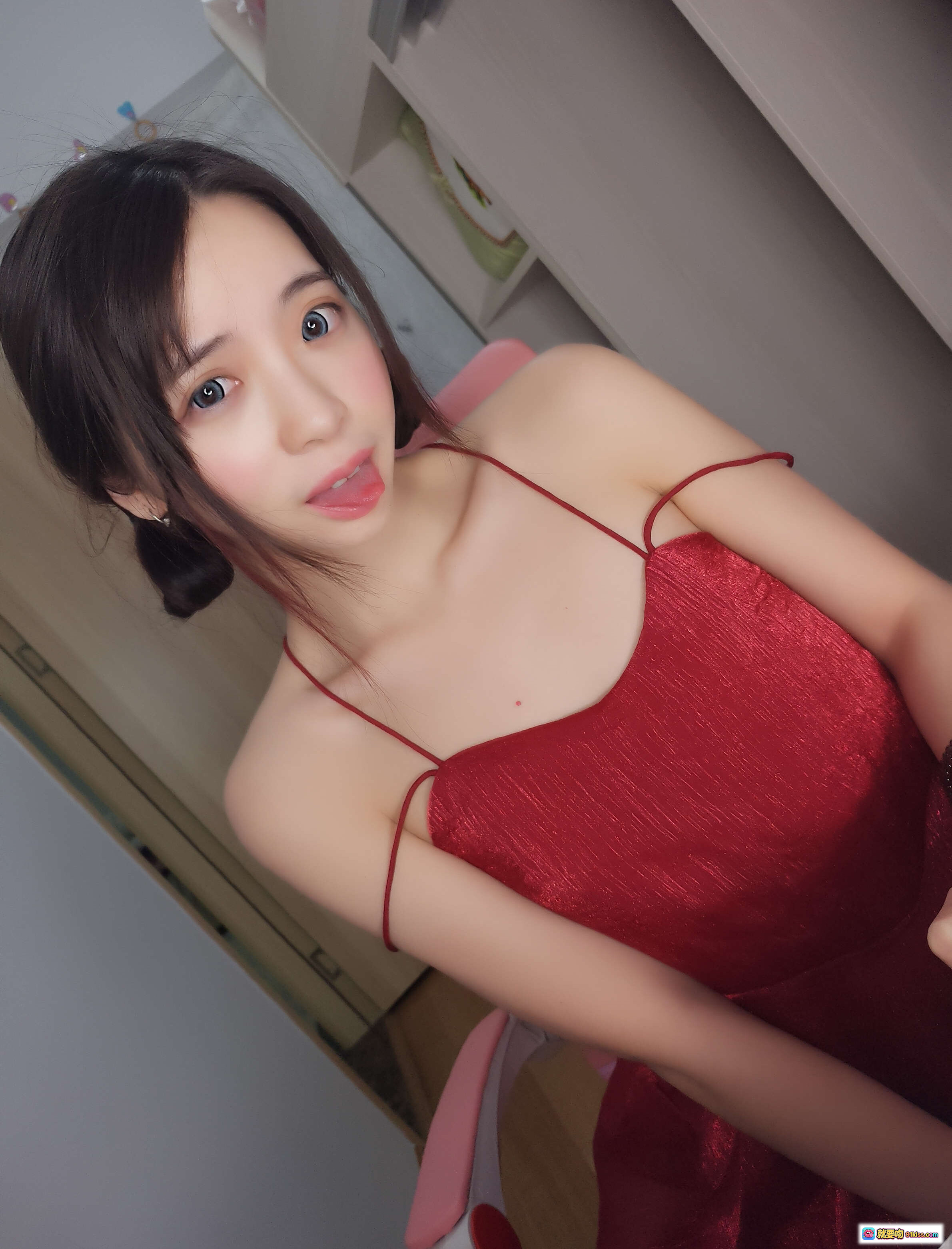 图片[5] - 疯猫ss NO.076 红裙写真 甜美 wink 自拍美少女 室内私房吊带裙 16P高清图集 - 就要吻