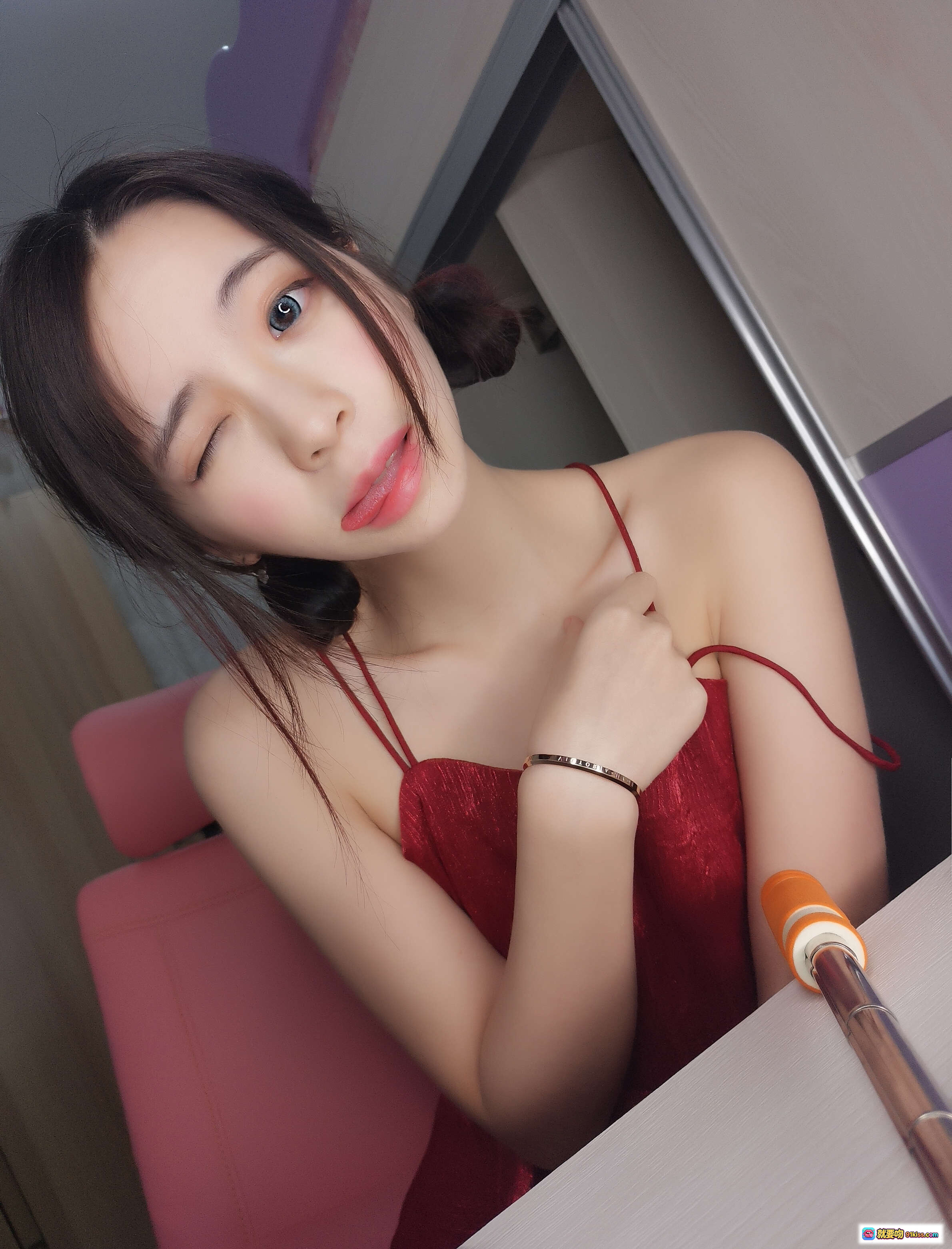 图片[6] - 疯猫ss NO.076 红裙写真 甜美 wink 自拍美少女 室内私房吊带裙 16P高清图集 - 就要吻