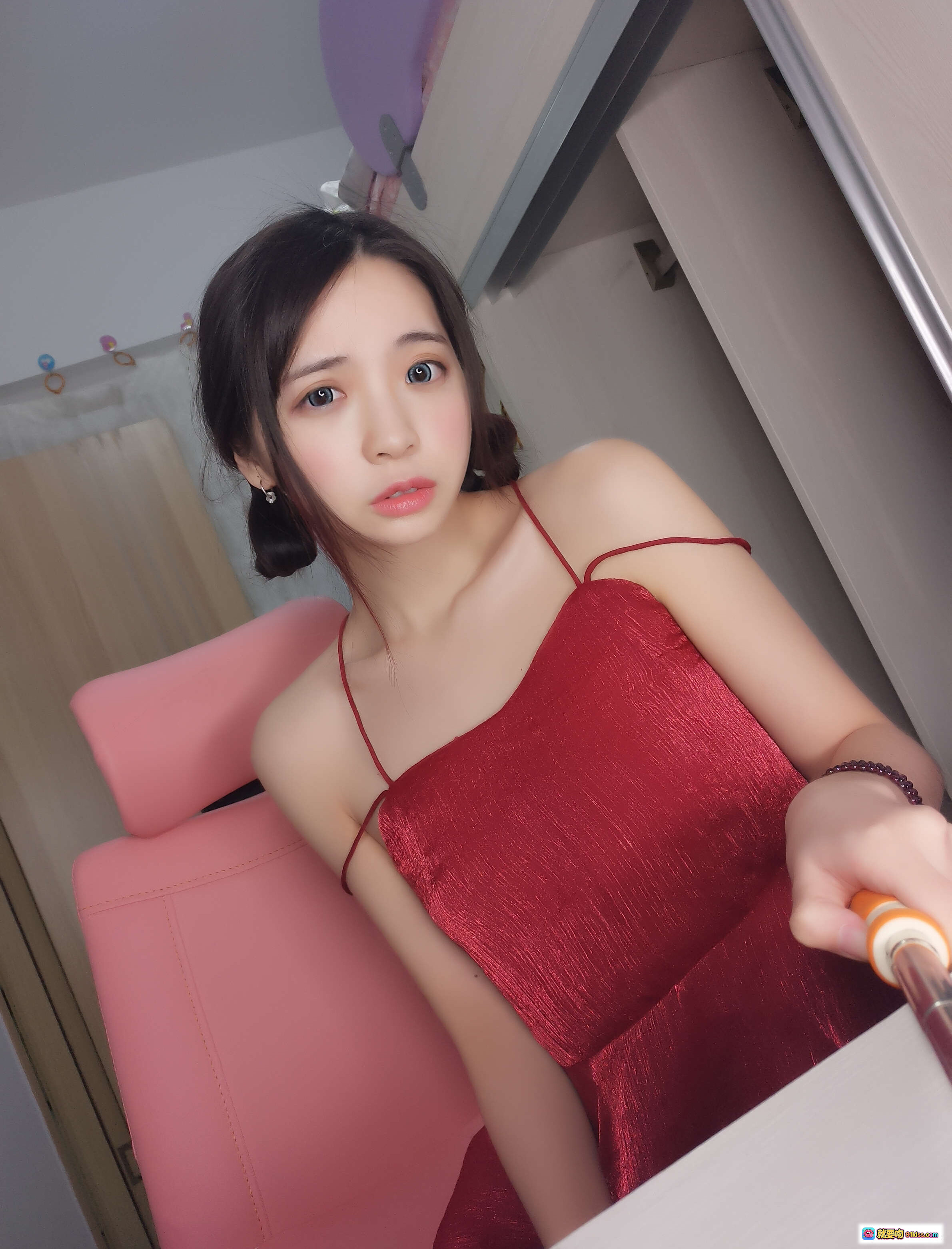 图片[10] - 疯猫ss NO.076 红裙写真 甜美 wink 自拍美少女 室内私房吊带裙 16P高清图集 - 就要吻