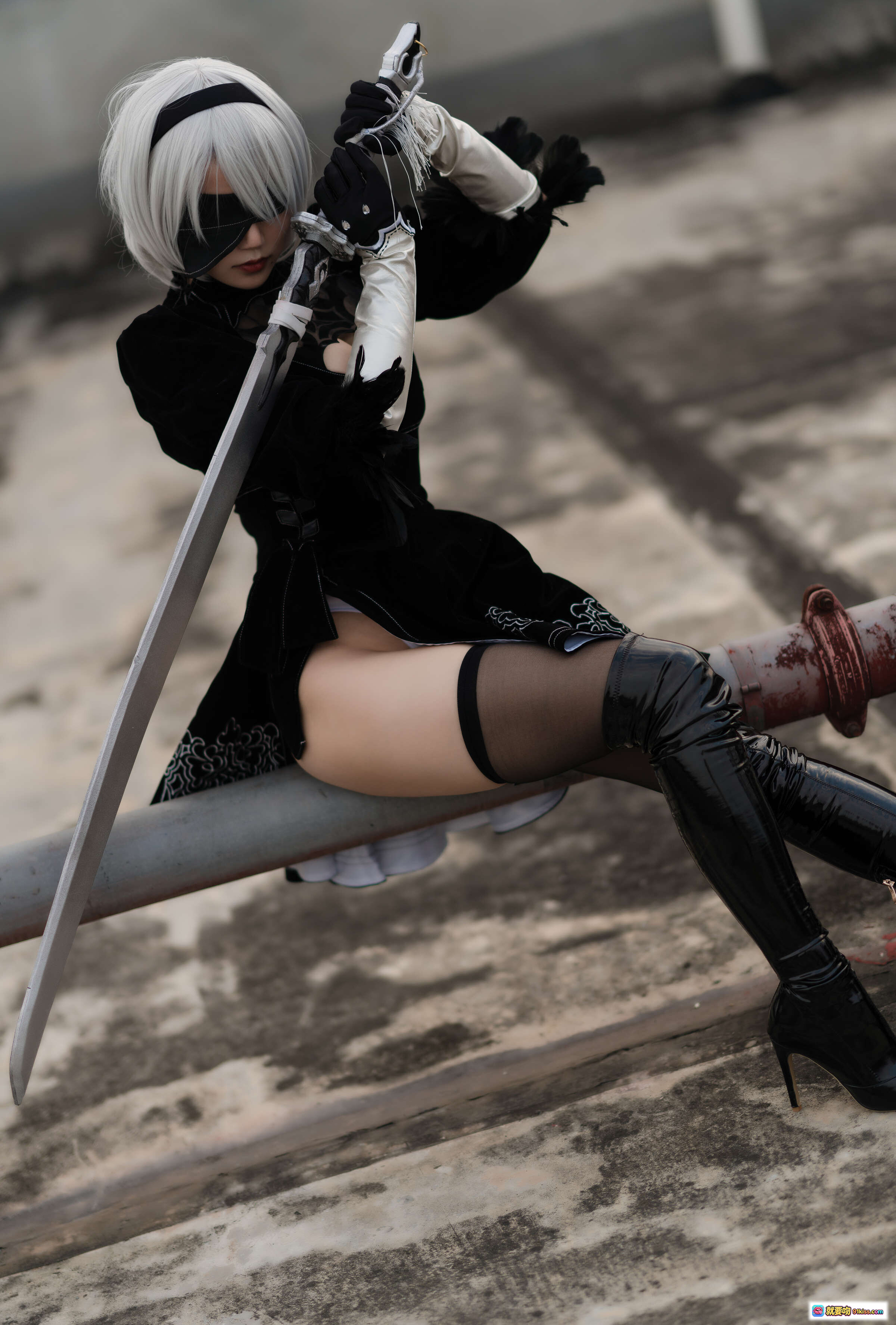 图片[7] - 小仓千代cos 2B原皮写真 | 黑丝蕾丝战衣 | 白发持剑姿势 | 8月舰长特辑NO.011 | 20P高清图集 - 就要吻