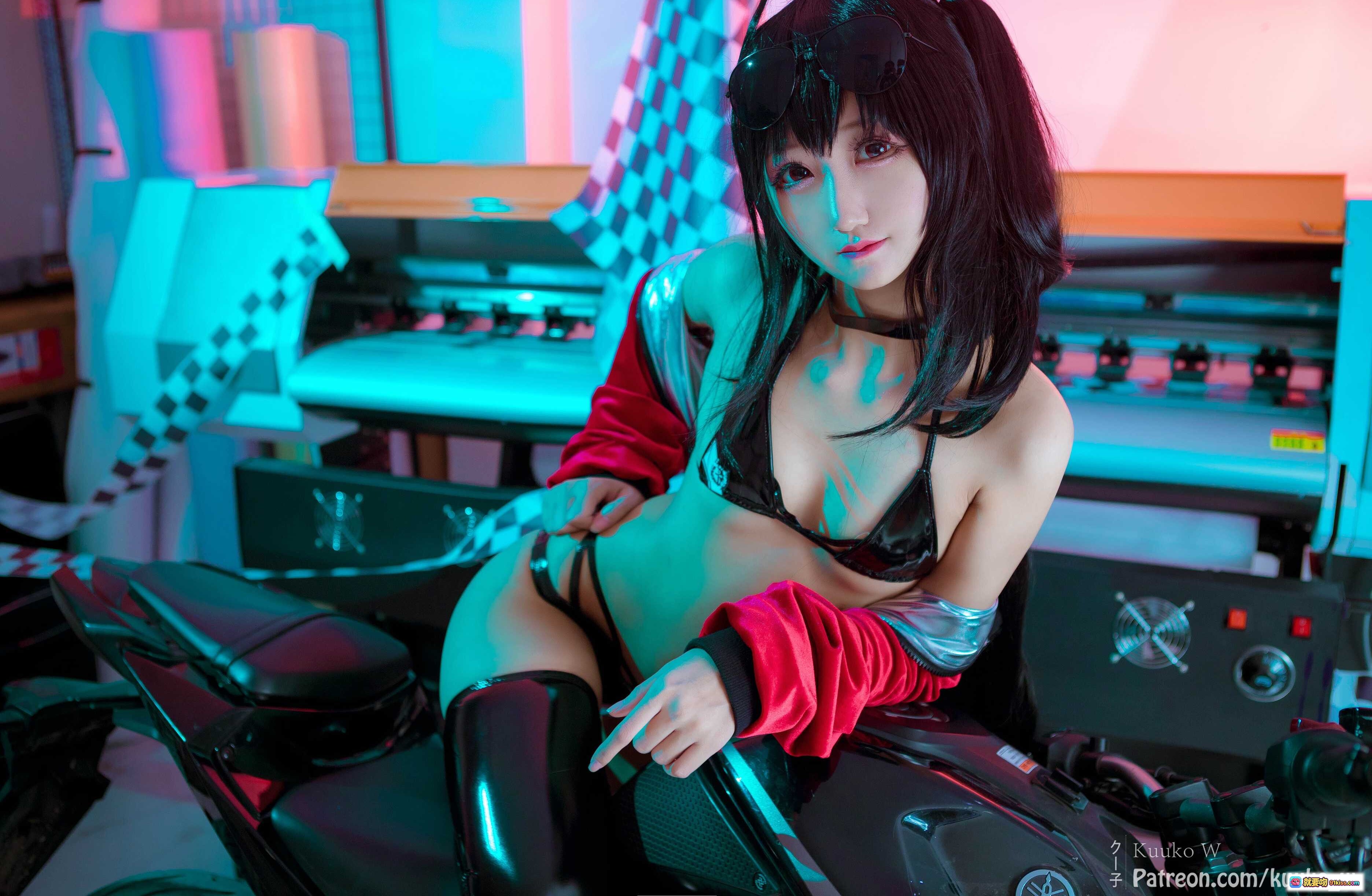 图片[6] - 越南妹KuukoW NO.048 Taihou舰娘cosplay写真｜霓虹灯光黑丝红袖性感造型 - 就要吻