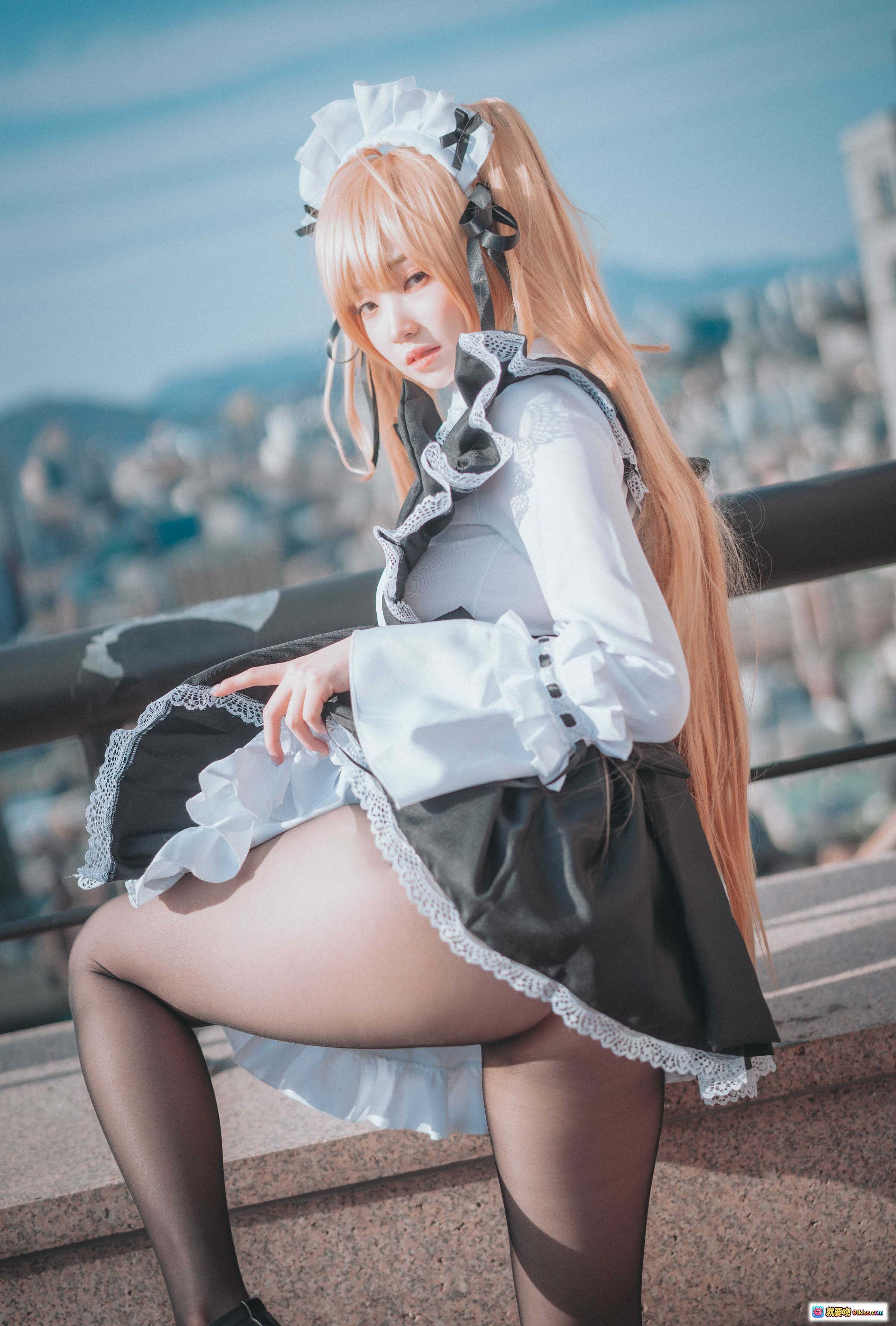 图片[5] - Bambi DJAWA Heart to Heart Nephthys版女仆装Cosplay 金发双马尾黑丝高跟跪姿写真 - 就要吻