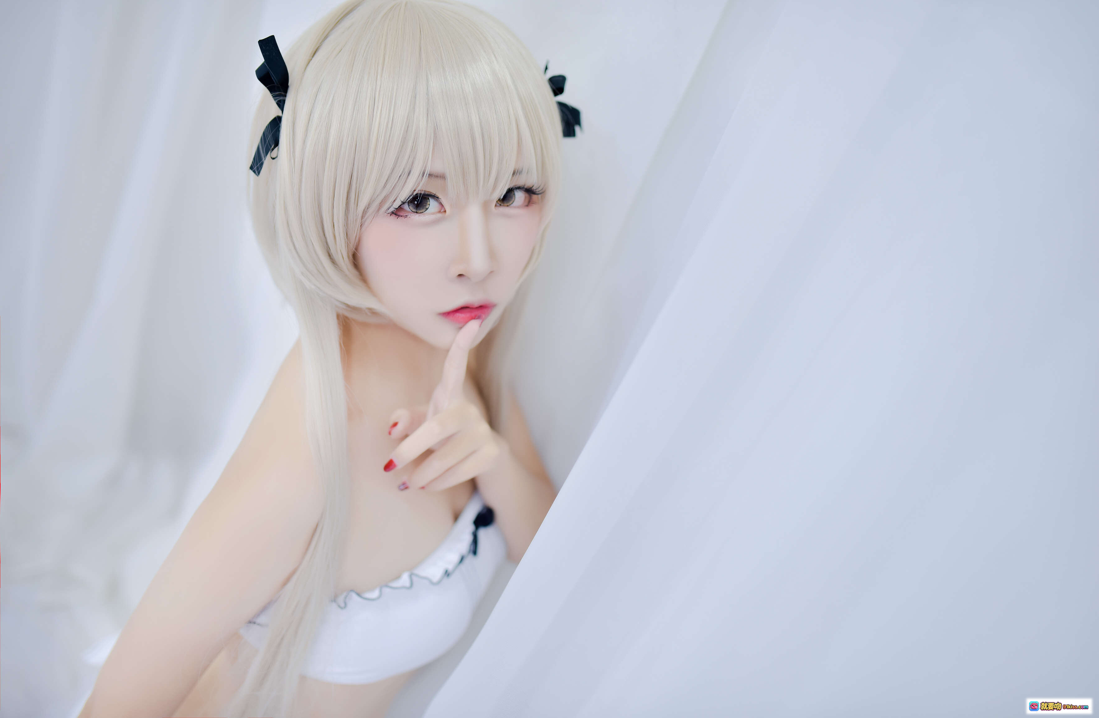 二佐Nisa NO.052 穹妹泳衣写真 金发双马尾 白色蕾丝内衣 纯欲风 Cosplay 美少女 54P高清图集 - 就要吻