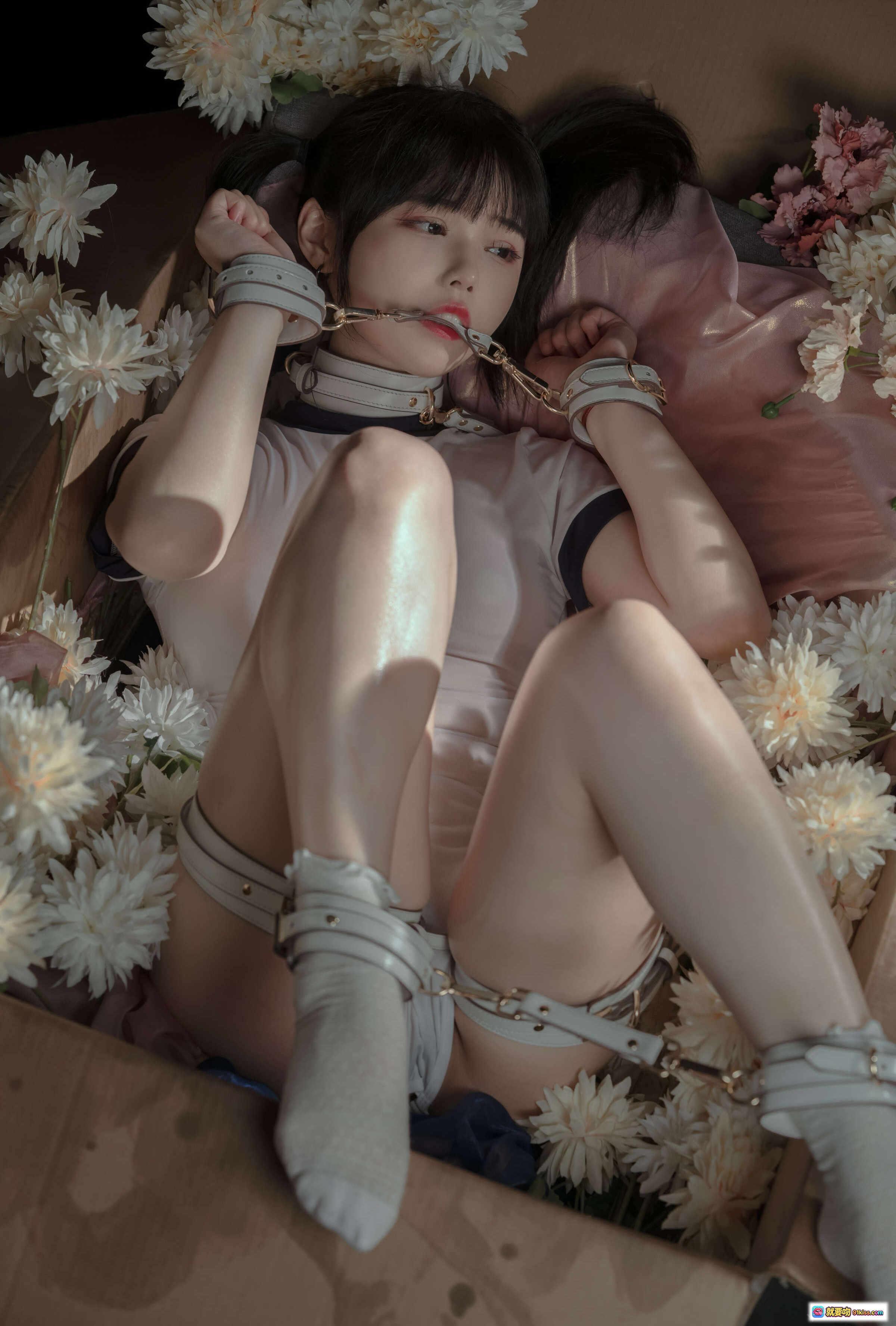 图片[4] - 七月喵子NO.020体操服写真43P-316MB｜甜美少女绑绳造型｜白花环绕氛围感｜高颜值日系风格｜精致妆容与柔美曲线 - 就要吻