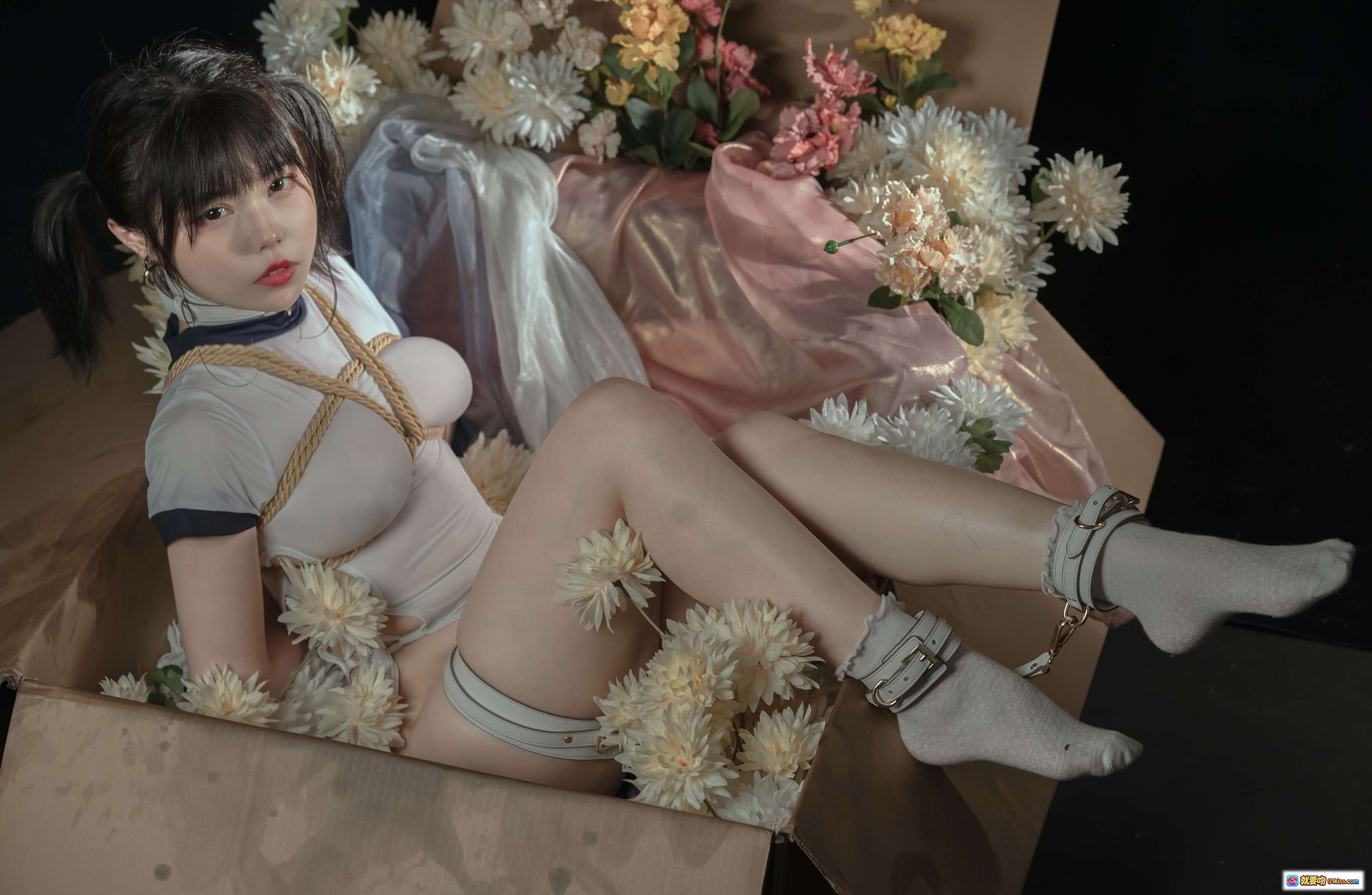 图片[7] - 七月喵子NO.020体操服写真43P-316MB｜甜美少女绑绳造型｜白花环绕氛围感｜高颜值日系风格｜精致妆容与柔美曲线 - 就要吻